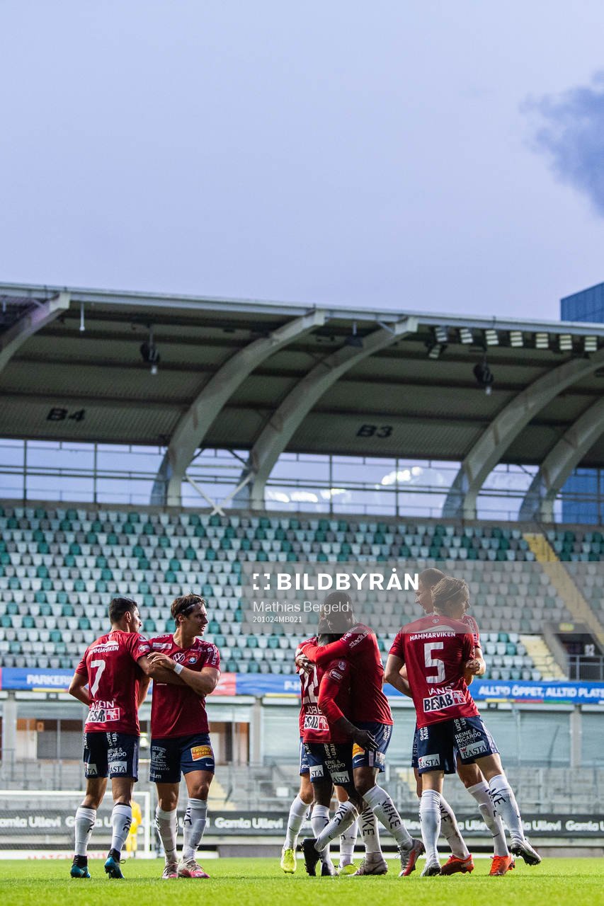 Örgrytes Babacarr Jobe jublar med lagkamrater