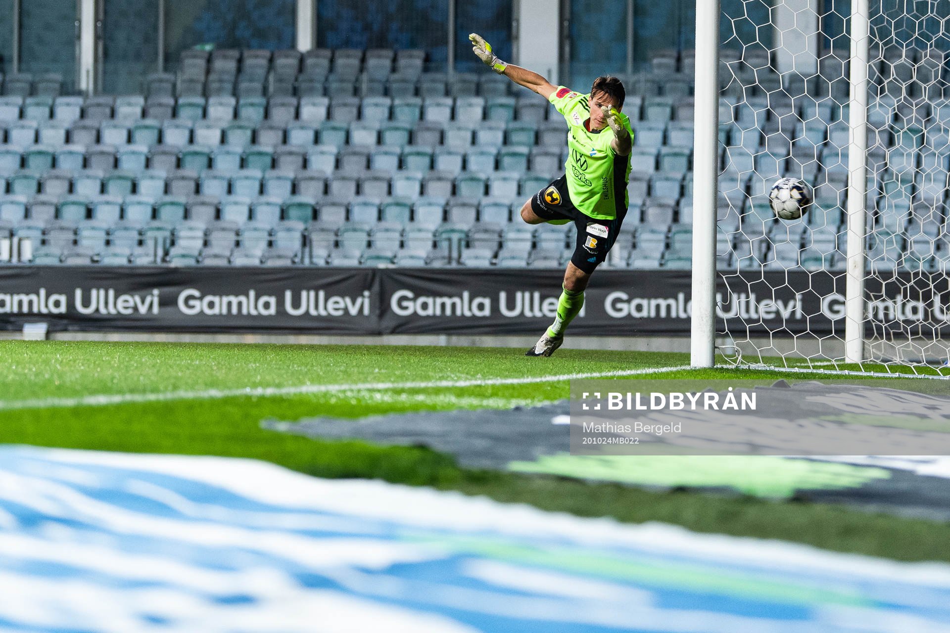 Östers målvakt Damir Mehic släpper in 1-0