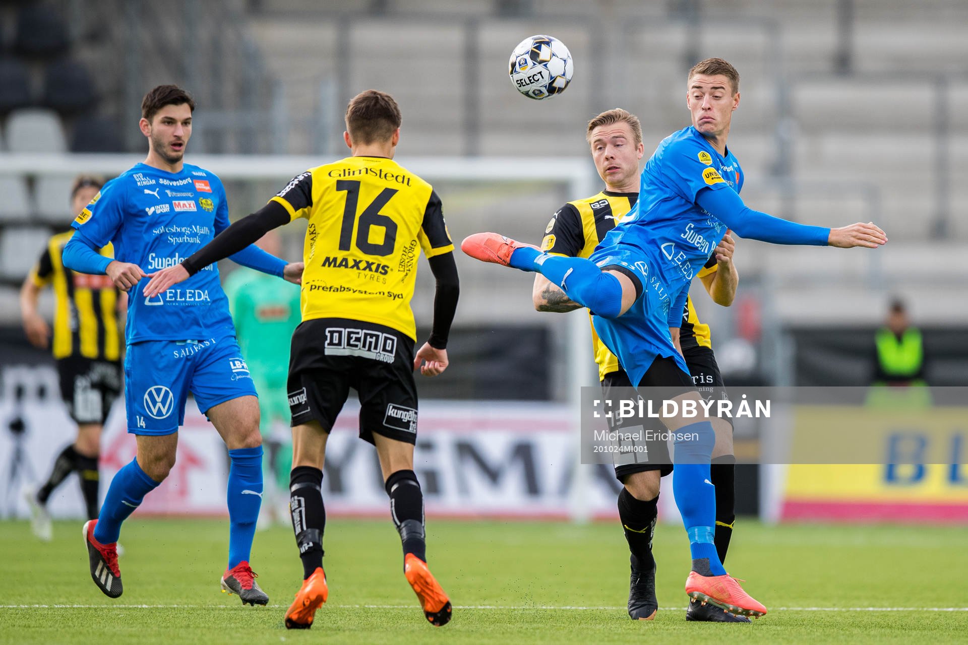 Mjällbys Jesper Löfgren och Häckens Alexander Söderlund