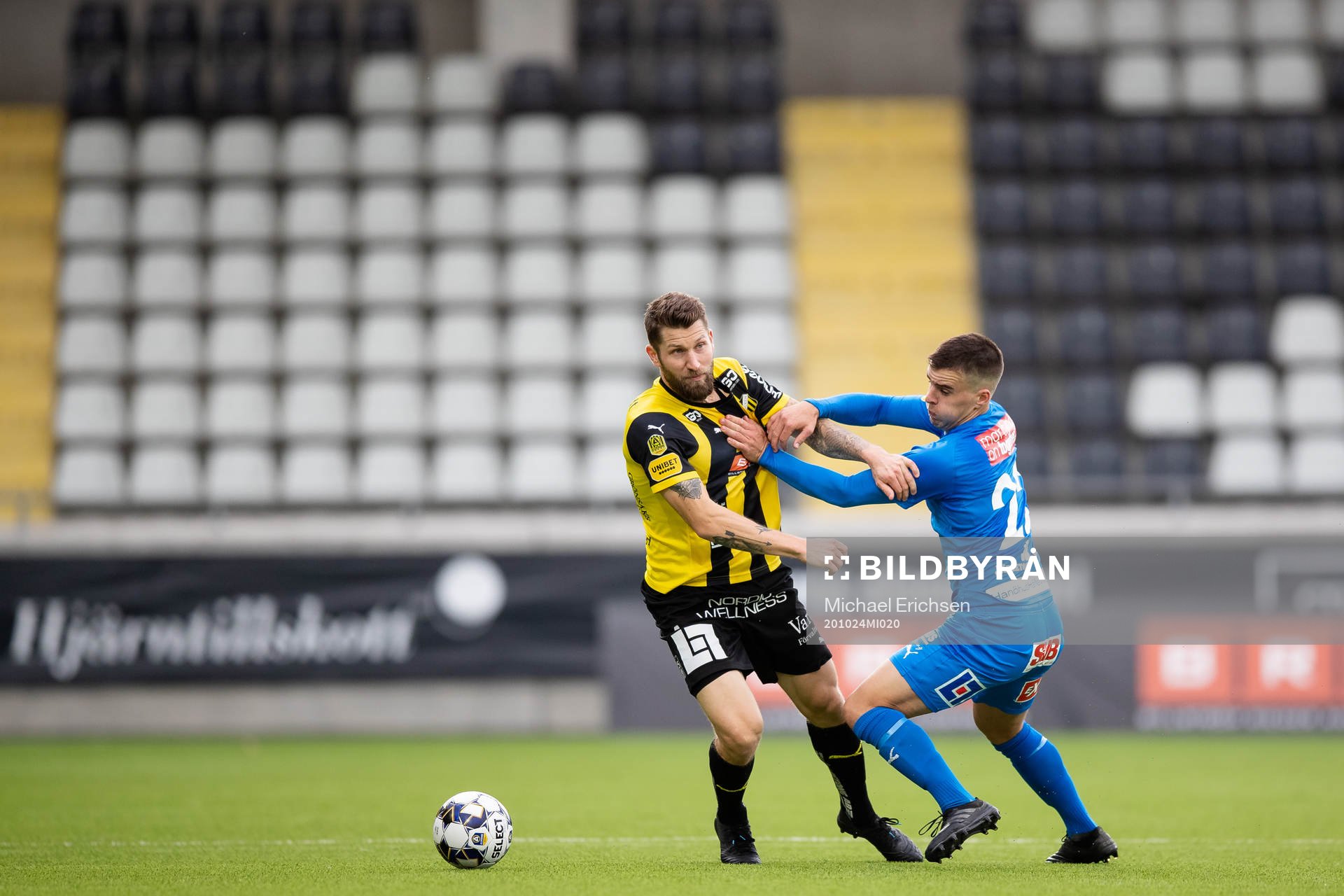 Häckens Joona Toivio och Mjällbys Jesper Gustavsson