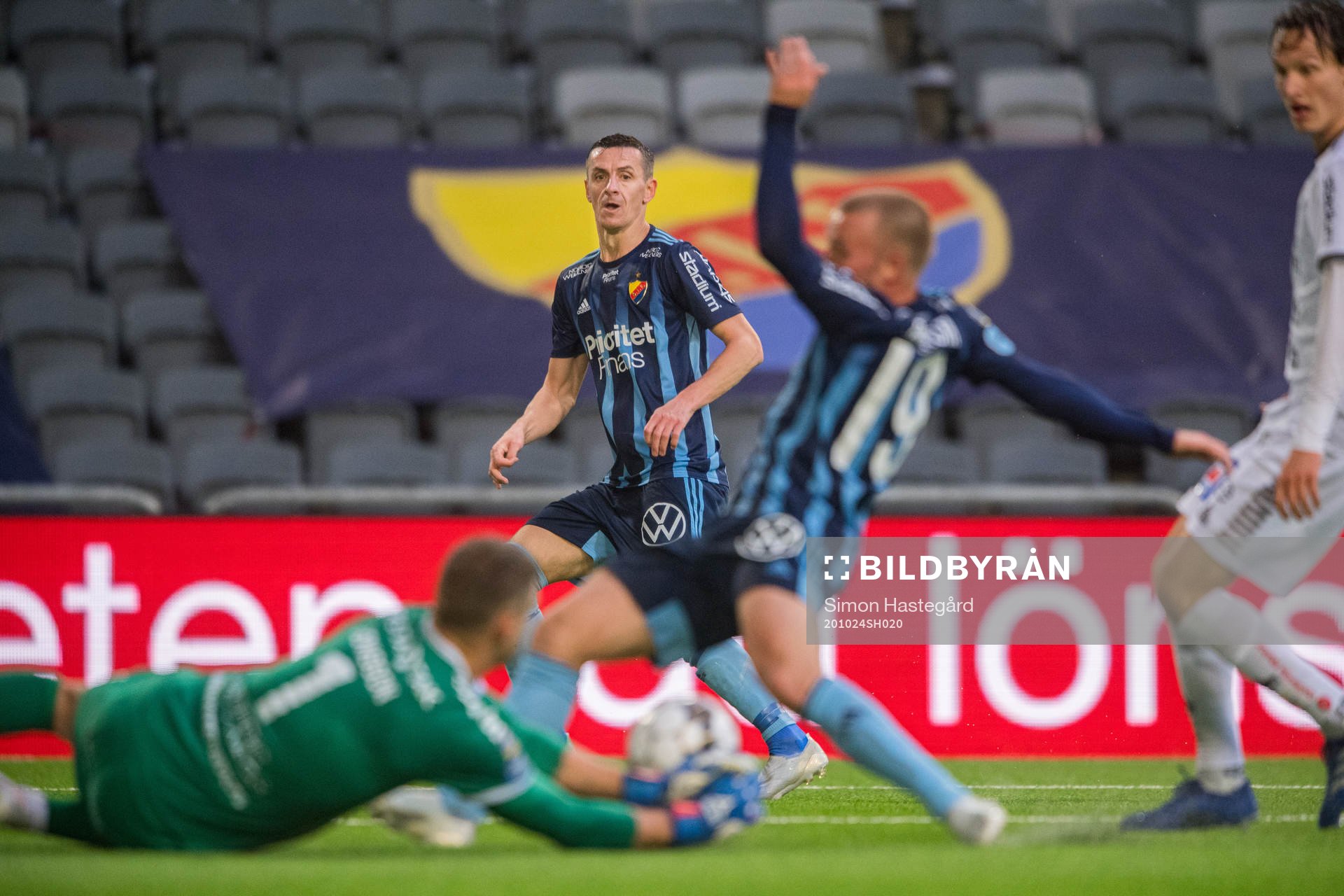 Djurgårdens Haris Radetinac och Nicklas Bärkroth oroar