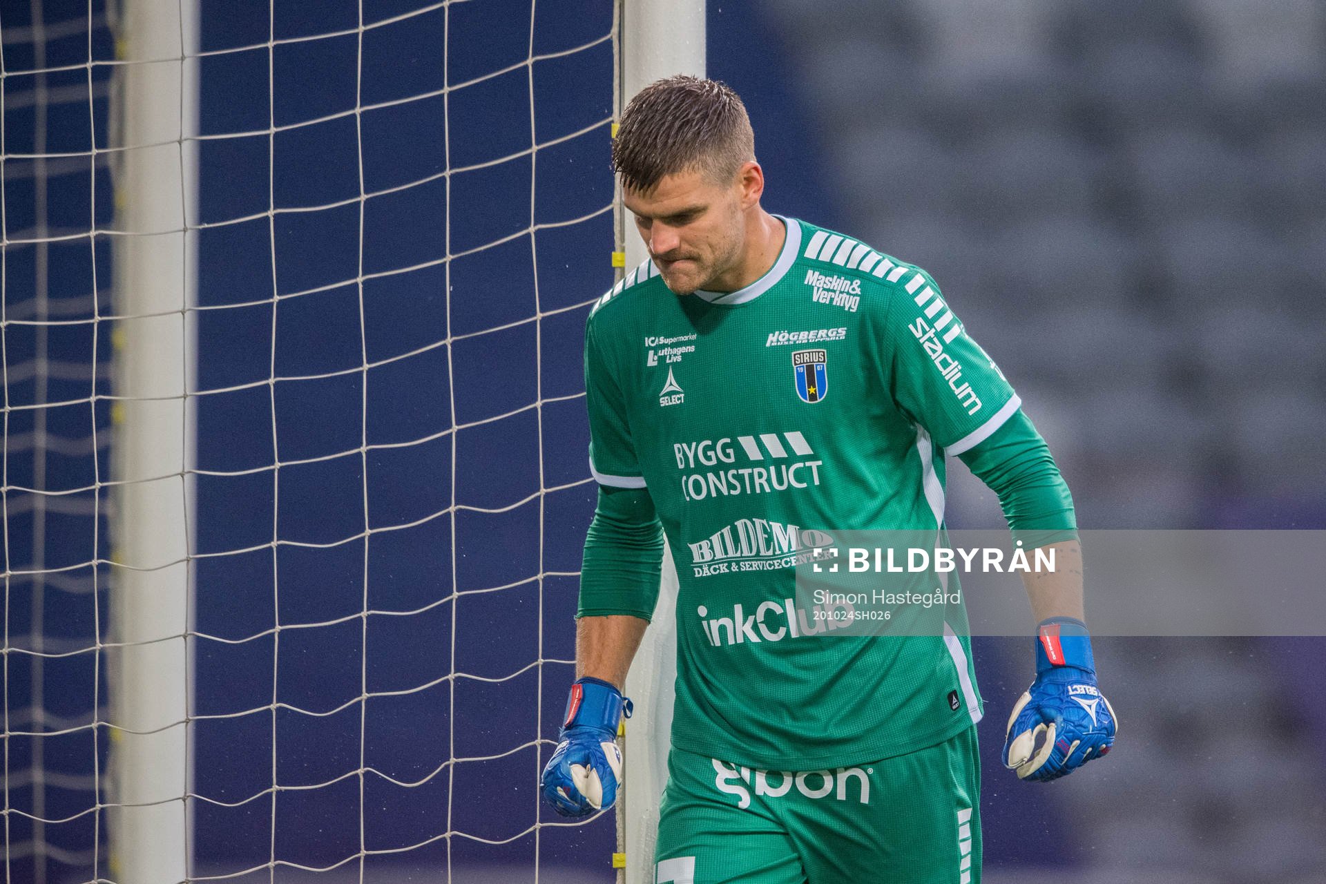Sirius målvakt Lukas Jonsson deppar