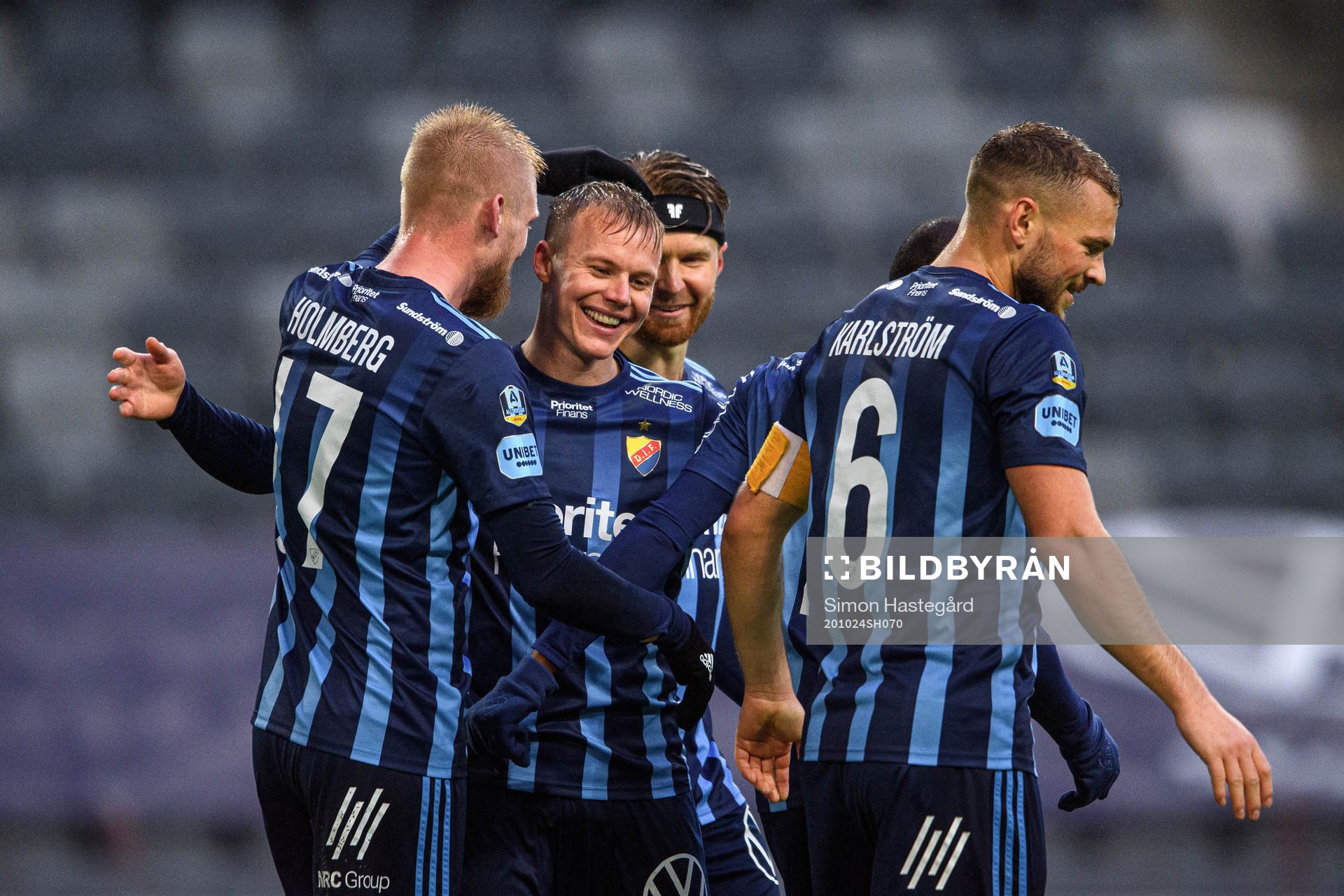 Djurgårdens Kalle Holmberg jublar med Elliot Käck, Jacob Une Larsson och Jesper Karlström efter 1-0 under fotbollsmatchen i Allsvenskan mellan Djurgården och Sirius den 24 oktober 2020 i Stockholm.