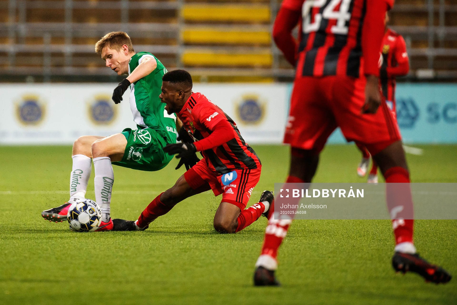 Östersunds Kalpi Wilfried Ouattara och Hammarbys Aron