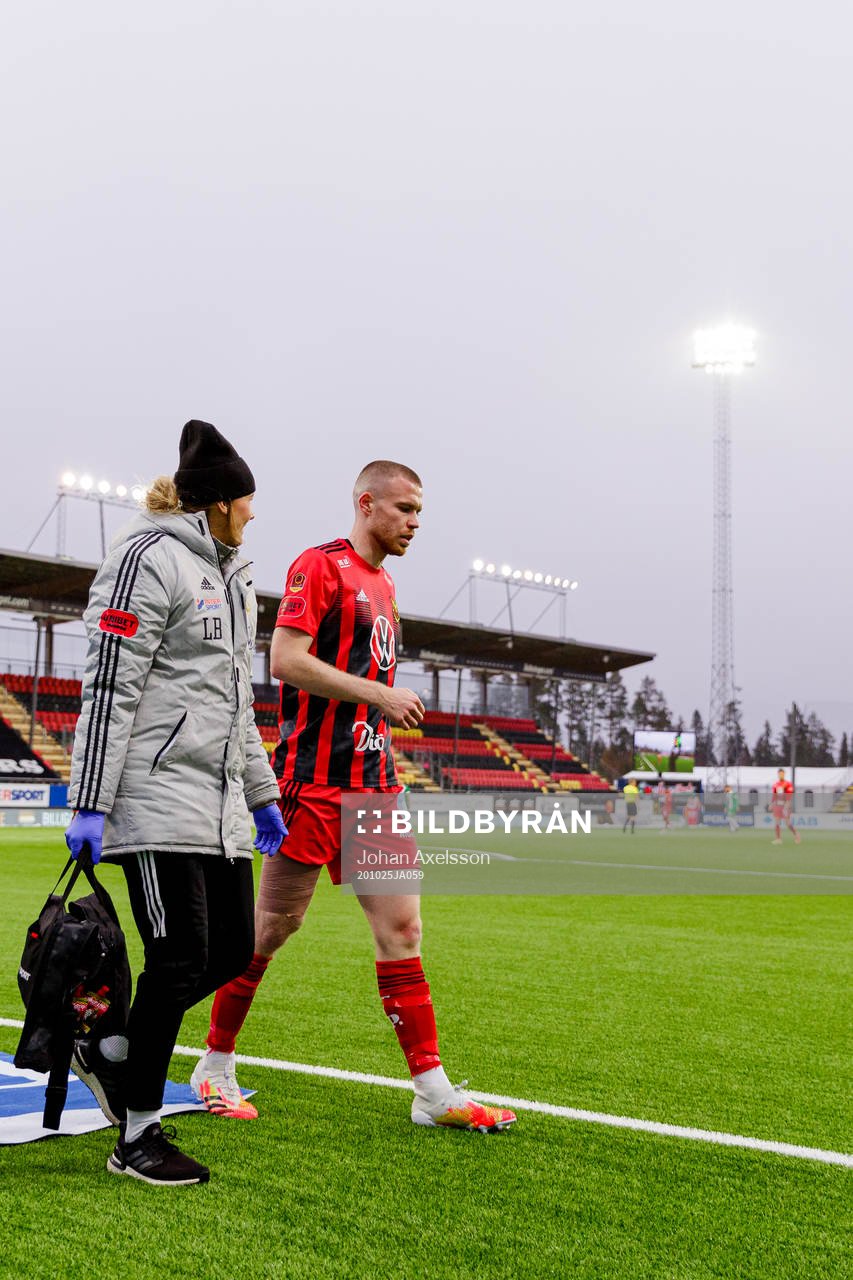 Östersunds Thomas Isherwood kliver av skadad