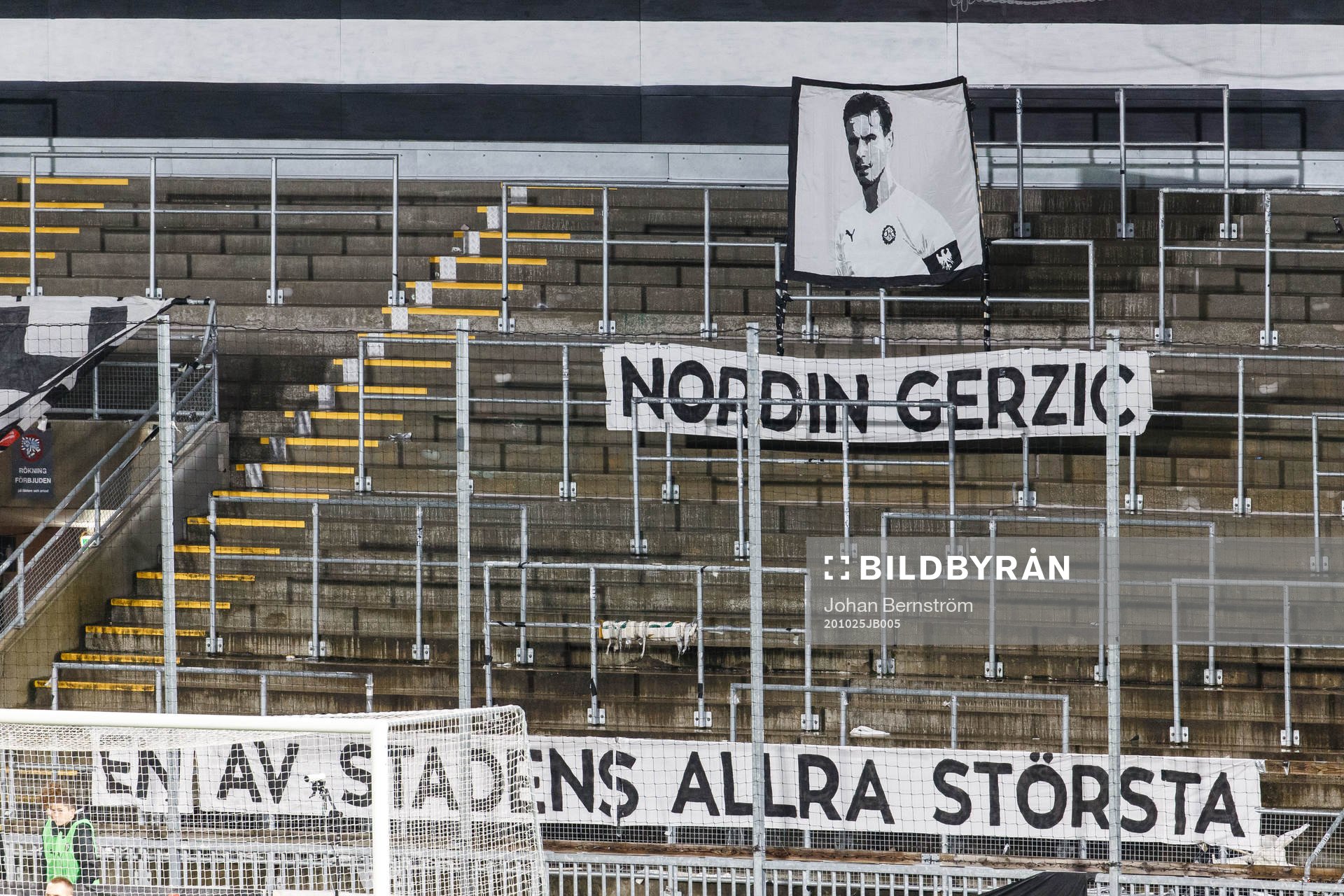 Örebros Nordin Gerzic uppmärksammas på läktaren
