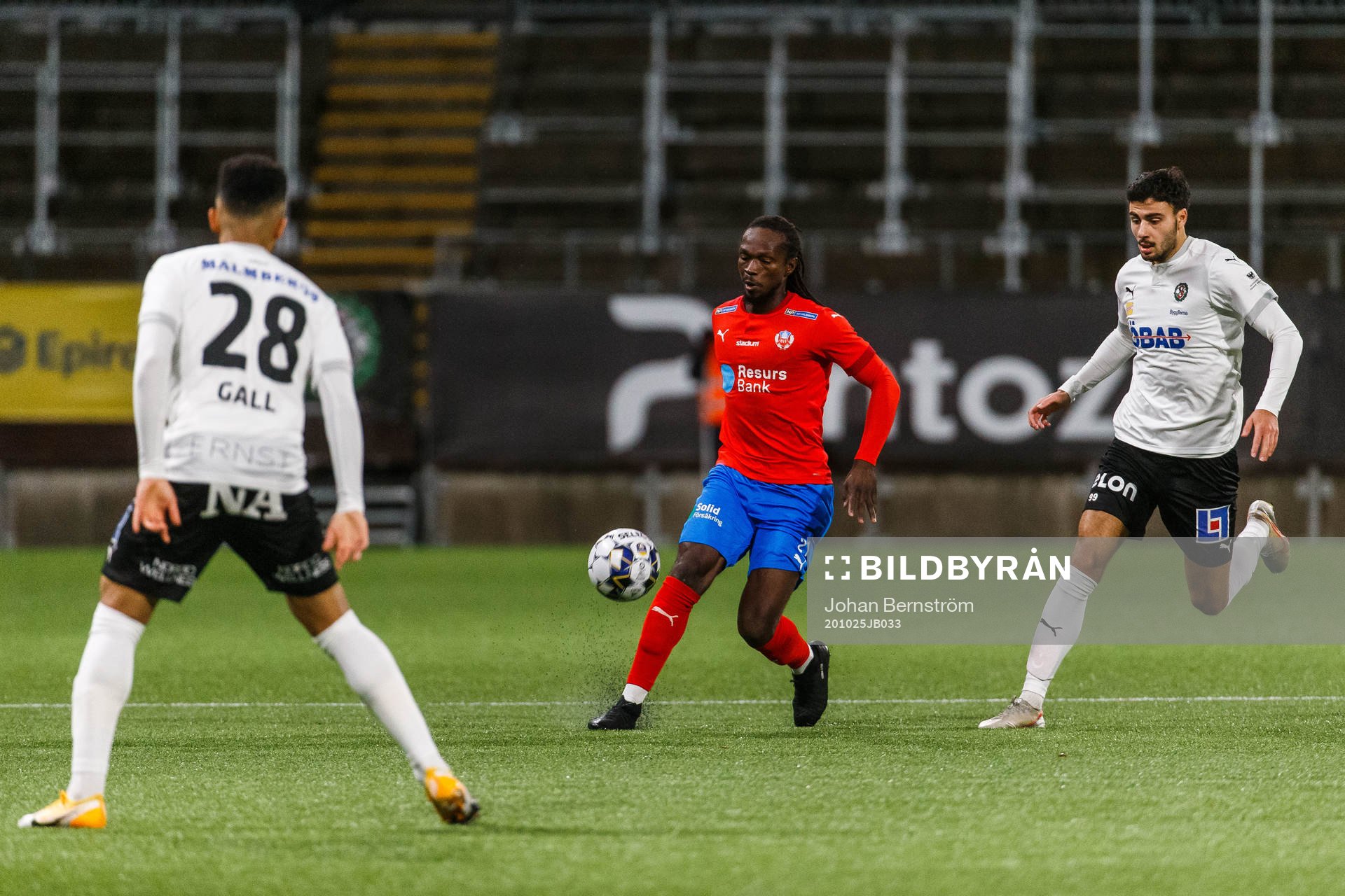 Helsingborgs Kebba Ceesay och Örebros Deniz Hümmet