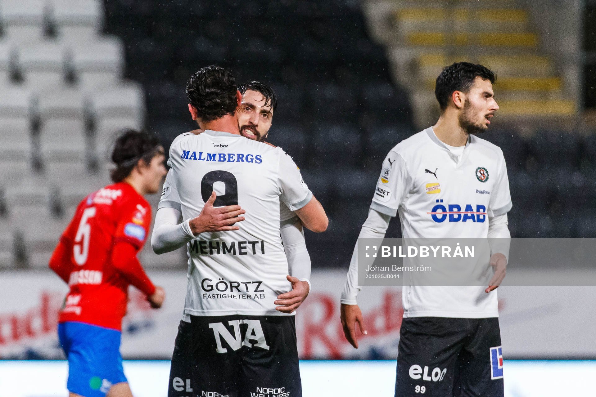 Örebros Nahir Besara jublar