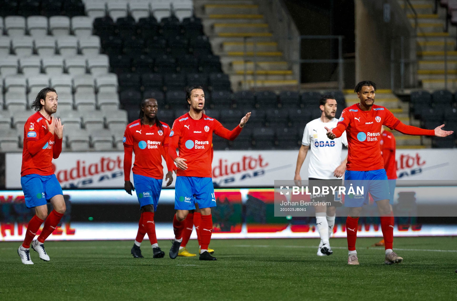 Helsingborgs Mikkel Diskerud och Erik Figueroa deppar