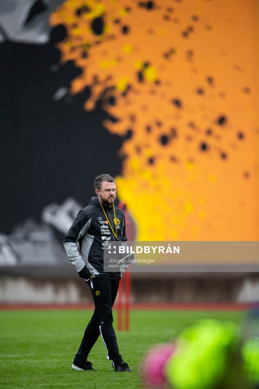 Manager Jimmy Thelin