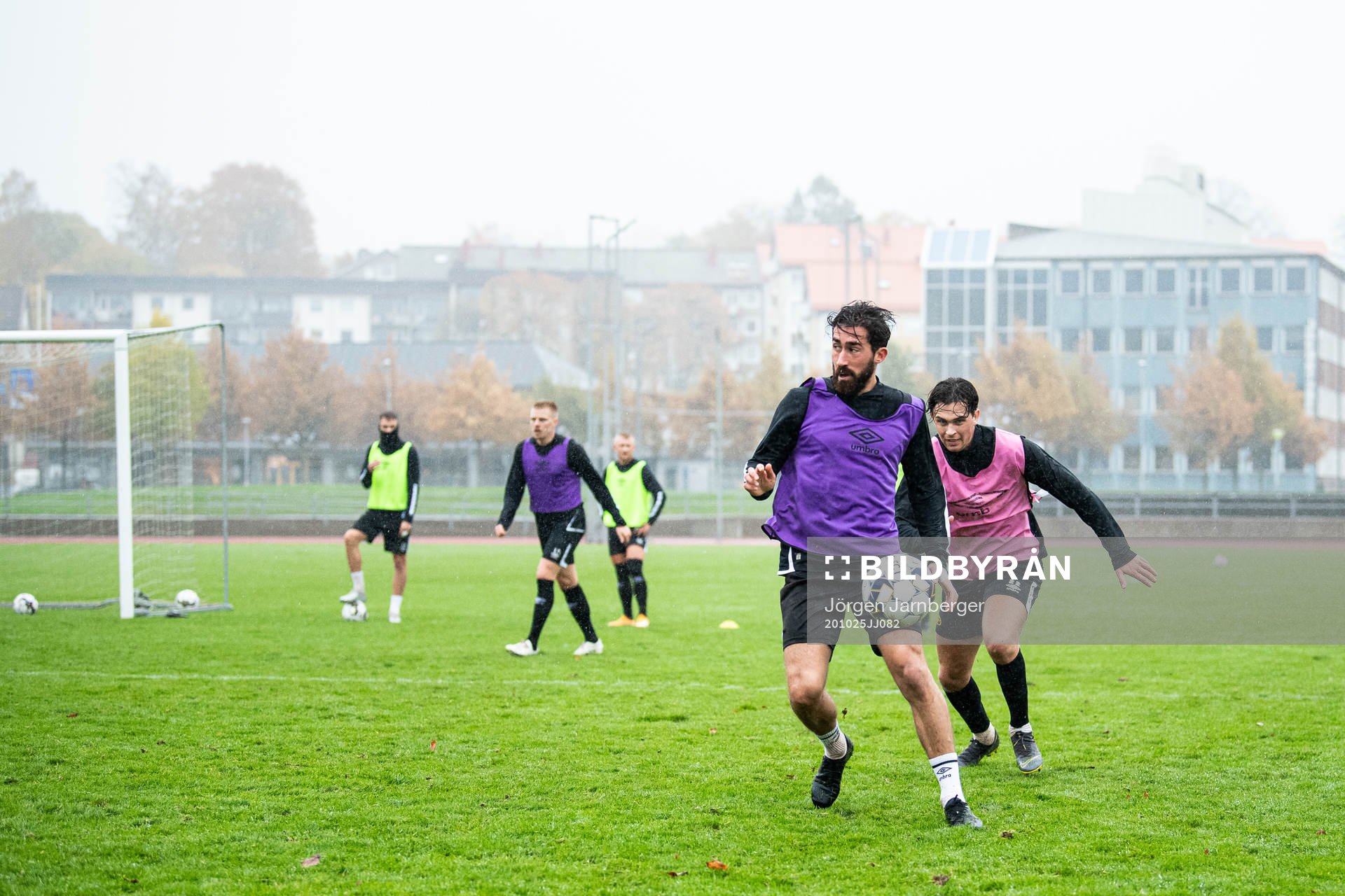 Frederik Holst och Rasmus Rosenqvist under en träning med Elfsborg den 25 oktober 2020 i Borås.