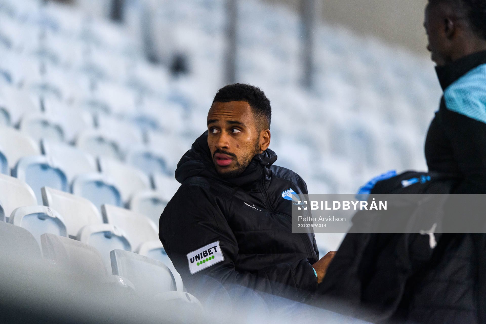 Malmö FFs Isaac Kiese Thelin på läktaren
