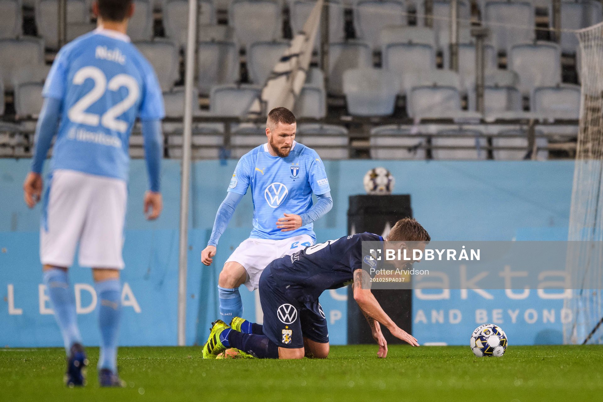 IFK Göteborg Pontus Wernbloom och Malmö FFs Lasse Nielsen
