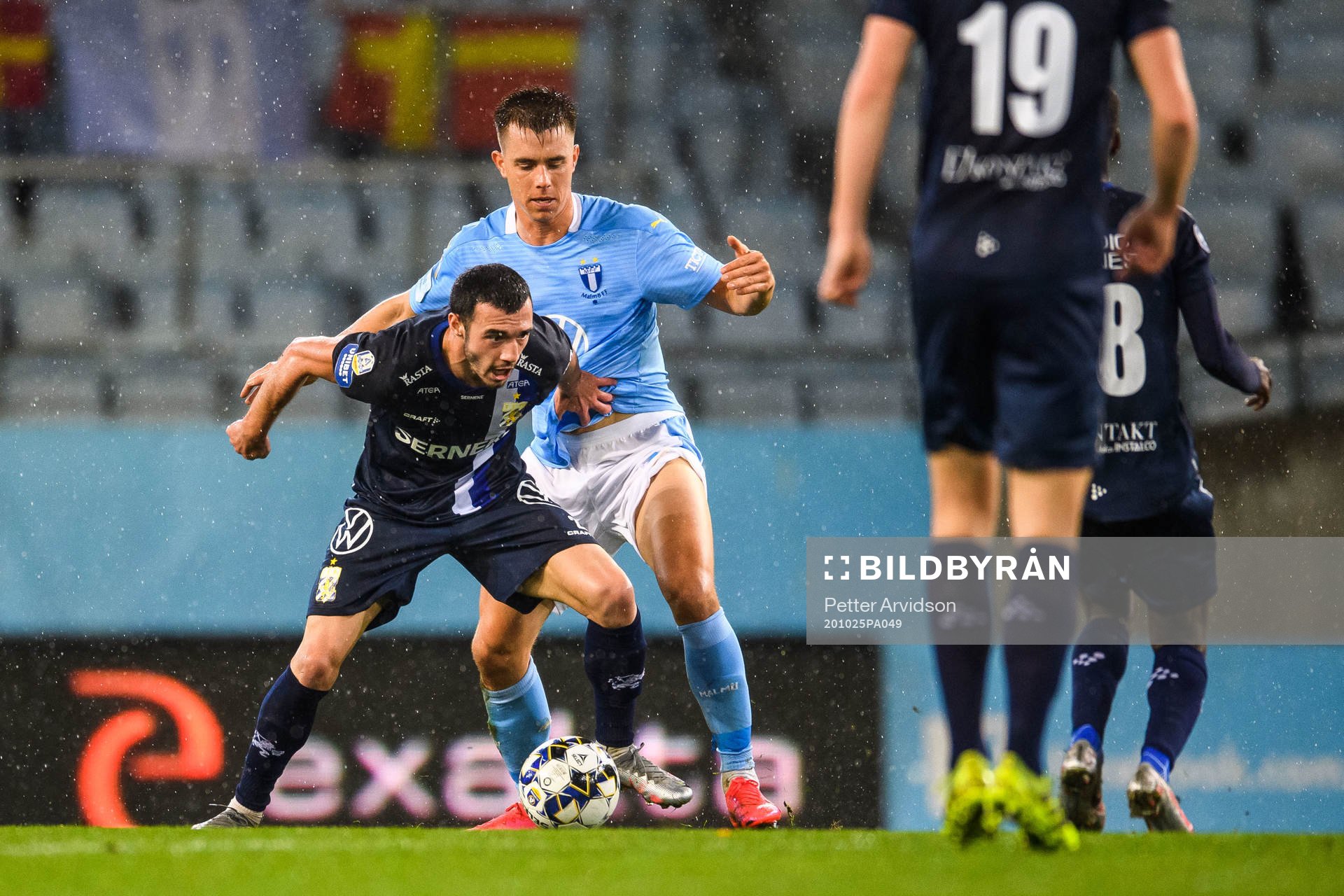 IFK Göteborg Giorgi Kharaishvili och Malmö FFs Jonas
