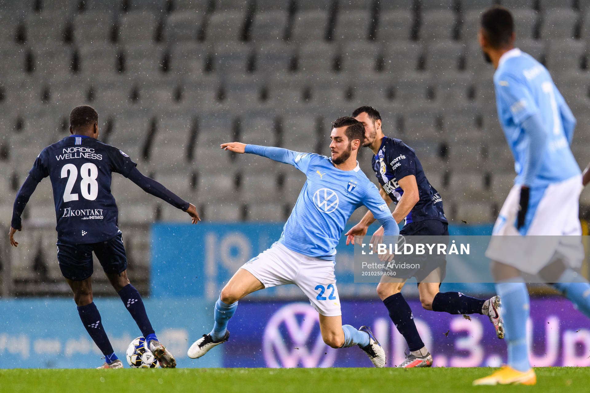 IFK Göteborg Alhassan Yusuf Abdullahi och Malmö FFs Adi
