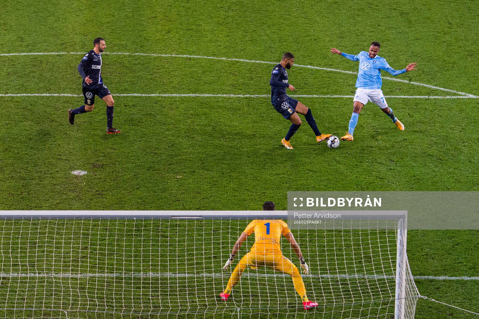 Malmö FFs Isaac Kiese Thelin oroar mot IFK Göteborg