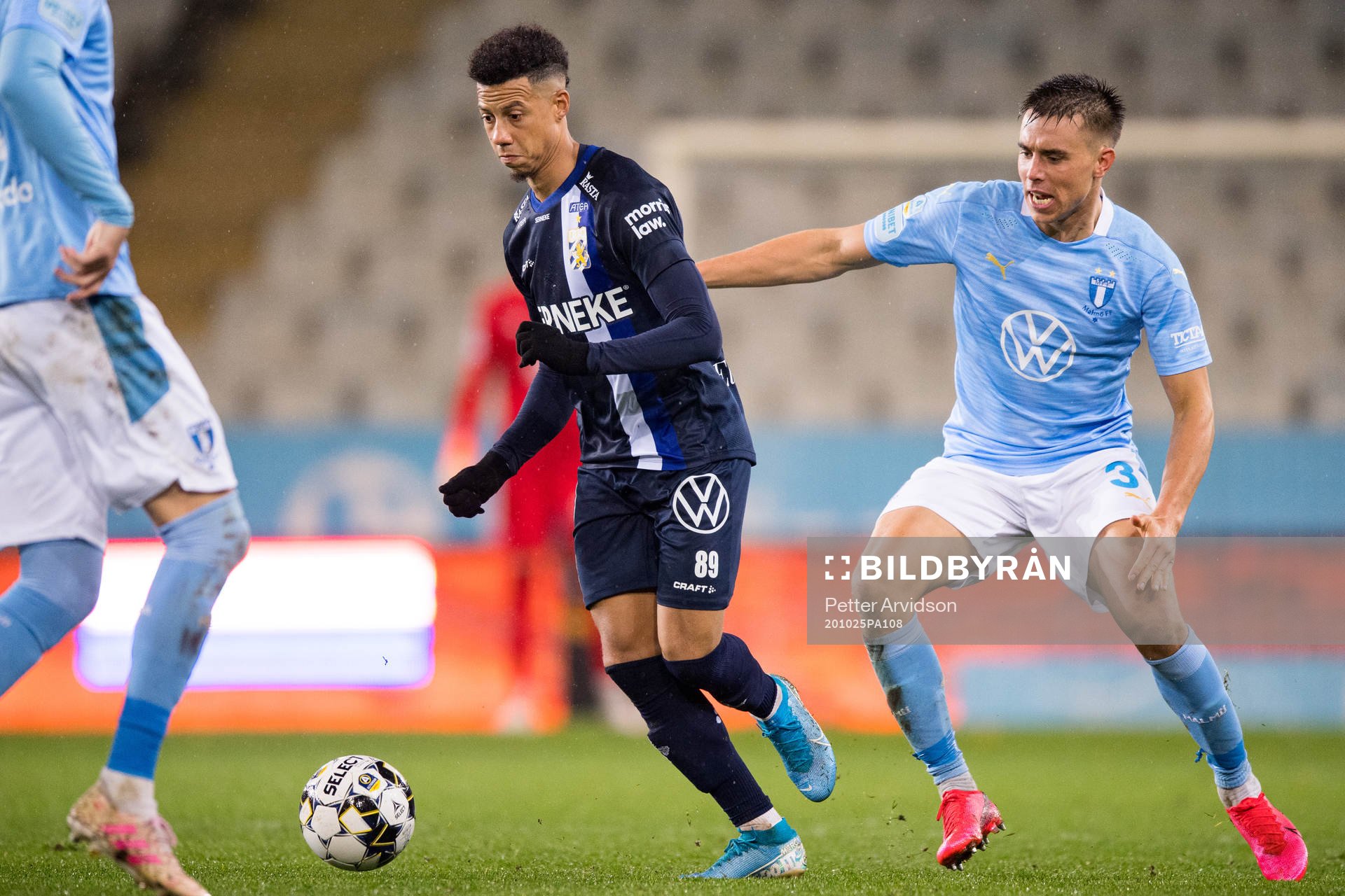 IFK Göteborg Tobias Sana och Malmö FFs Jonas Knudsen