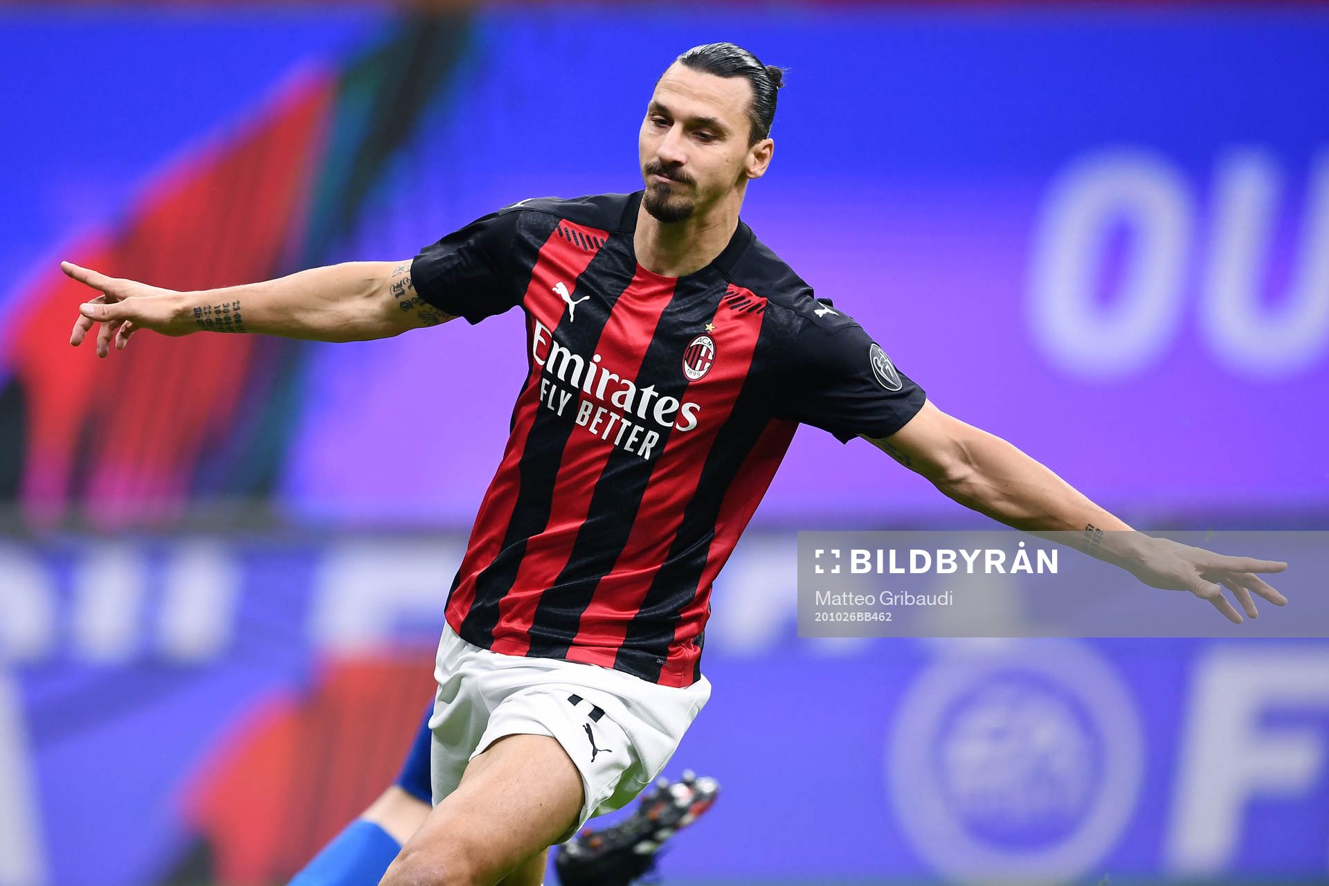 Zlatan Ibrahimovic of Milan celebrates