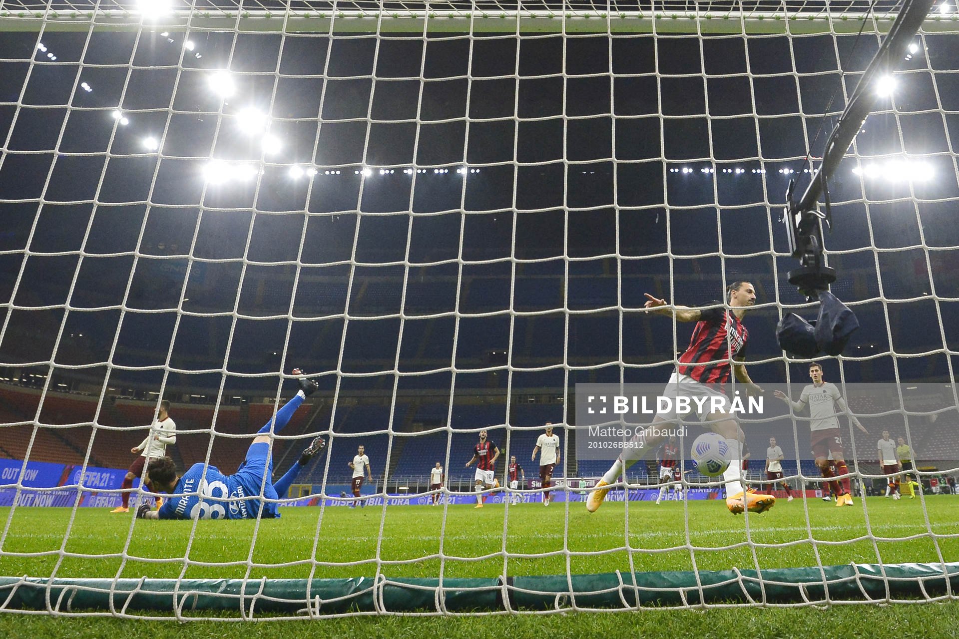 Zlatan Ibrahimovic of Milan celebrates