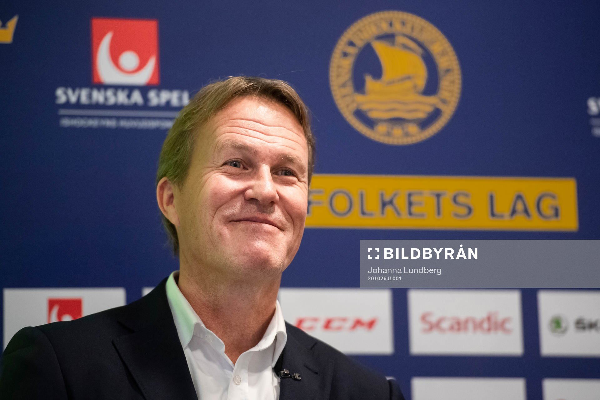 Förbundskapten Johan Garpenlöv presenterar truppen till