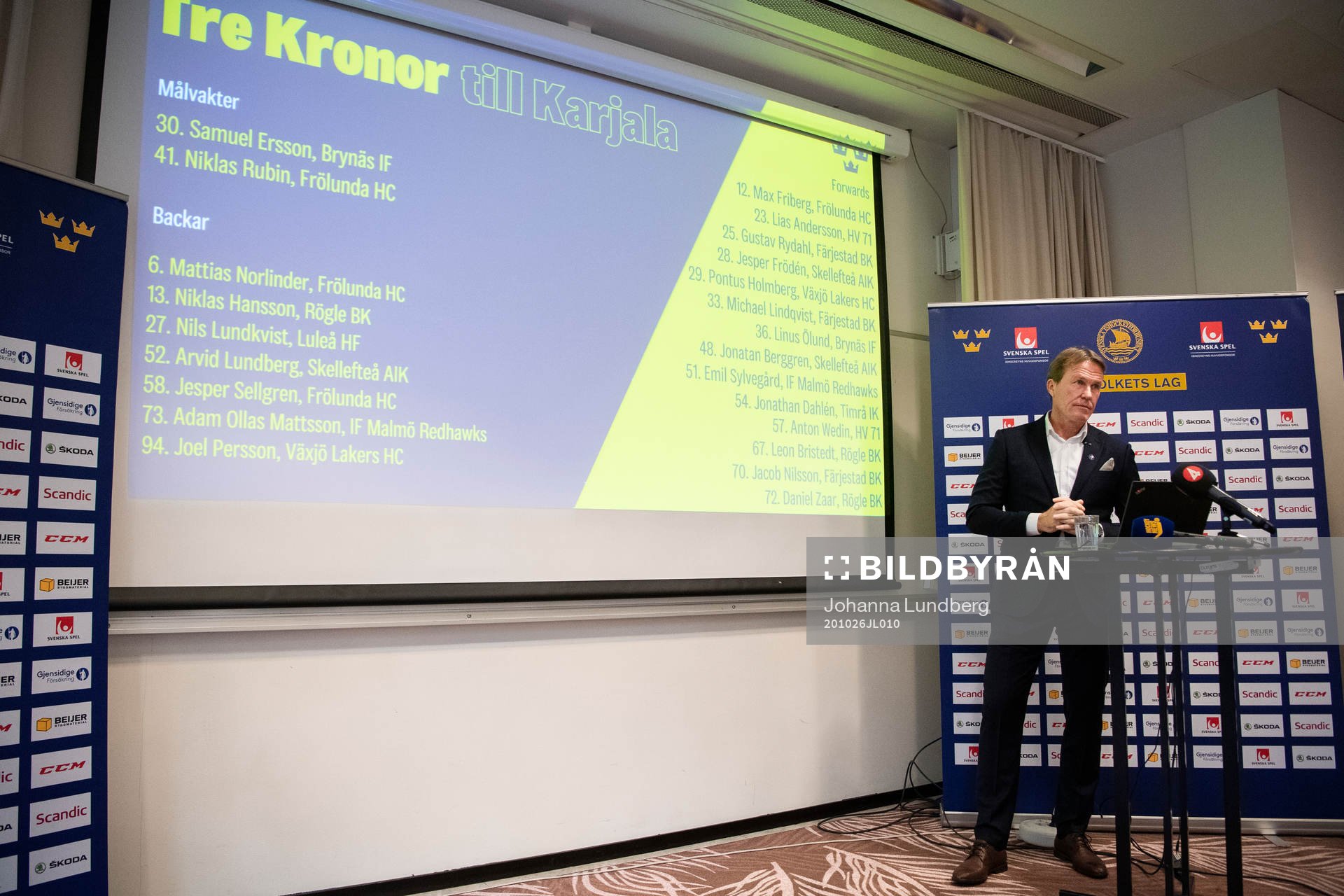 Förbundskapten Johan Garpenlöv presenterar truppen till