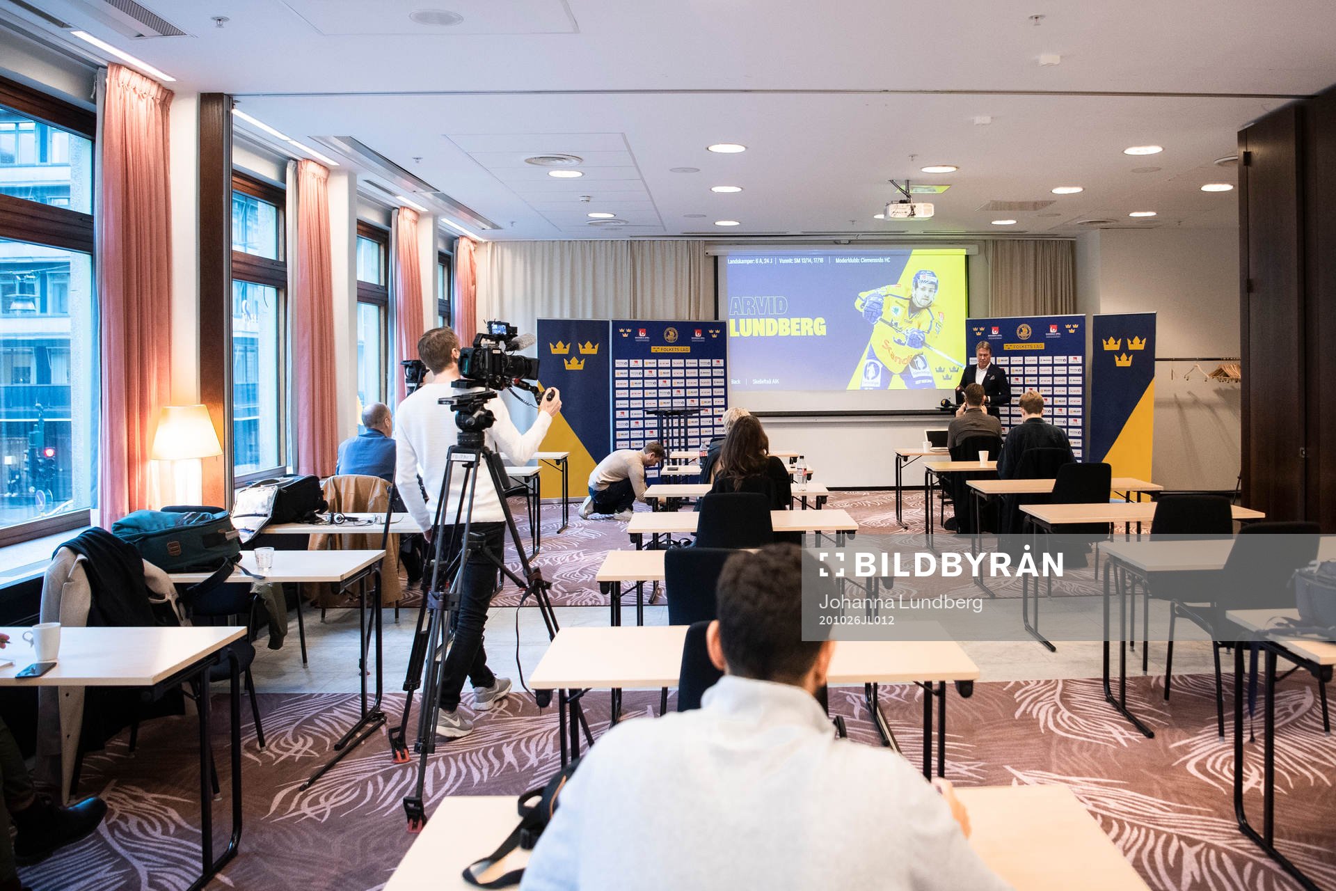 Förbundskapten Johan Garpenlöv presenterar truppen till