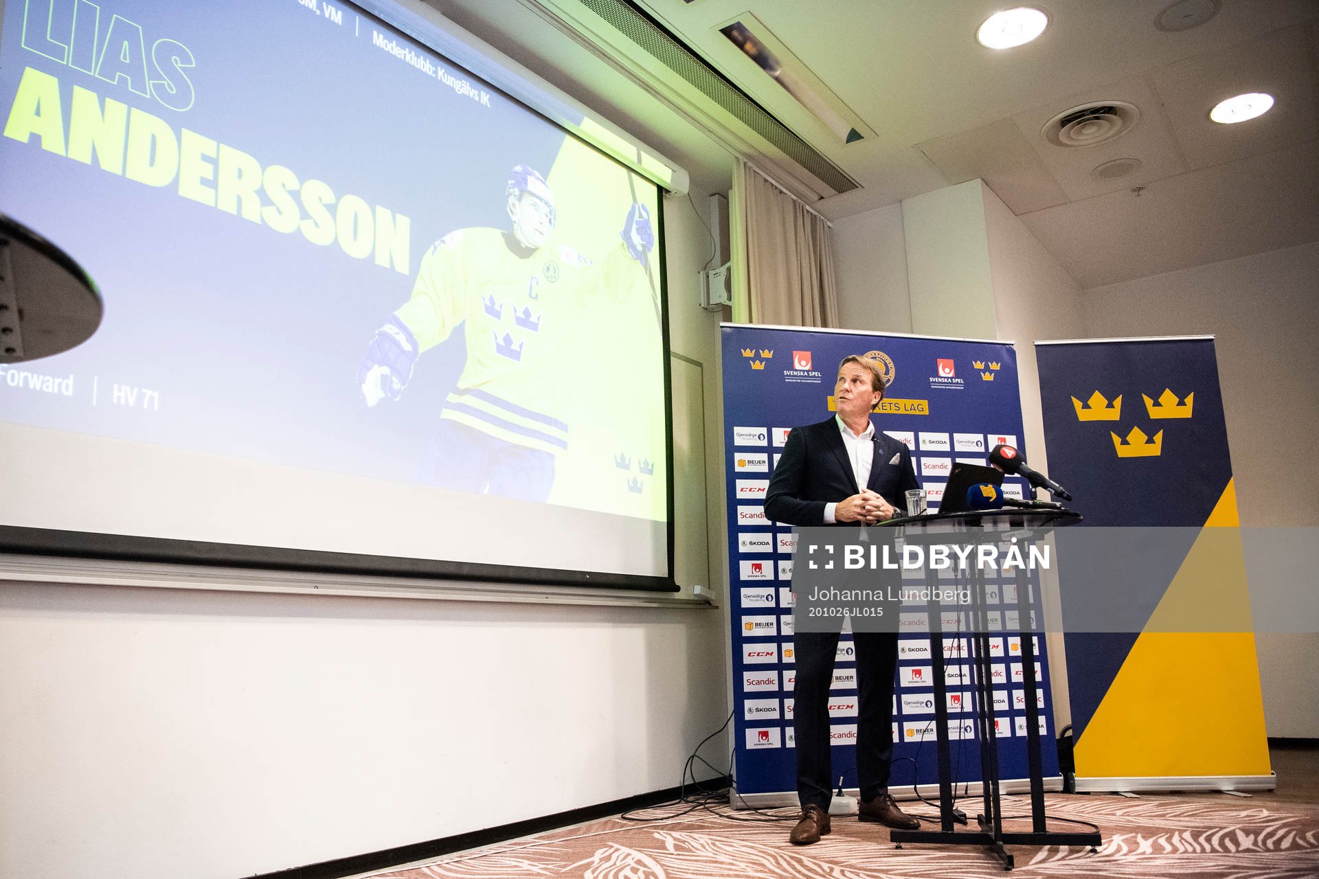 Förbundskapten Johan Garpenlöv presenterar truppen till