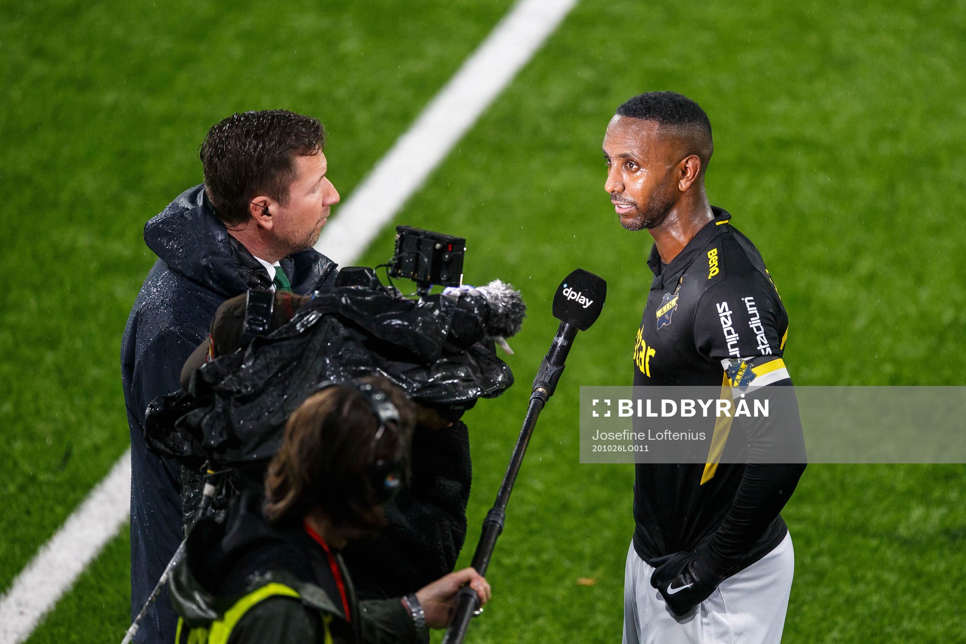 s Henok Goitom blir intervjuad av Dplay