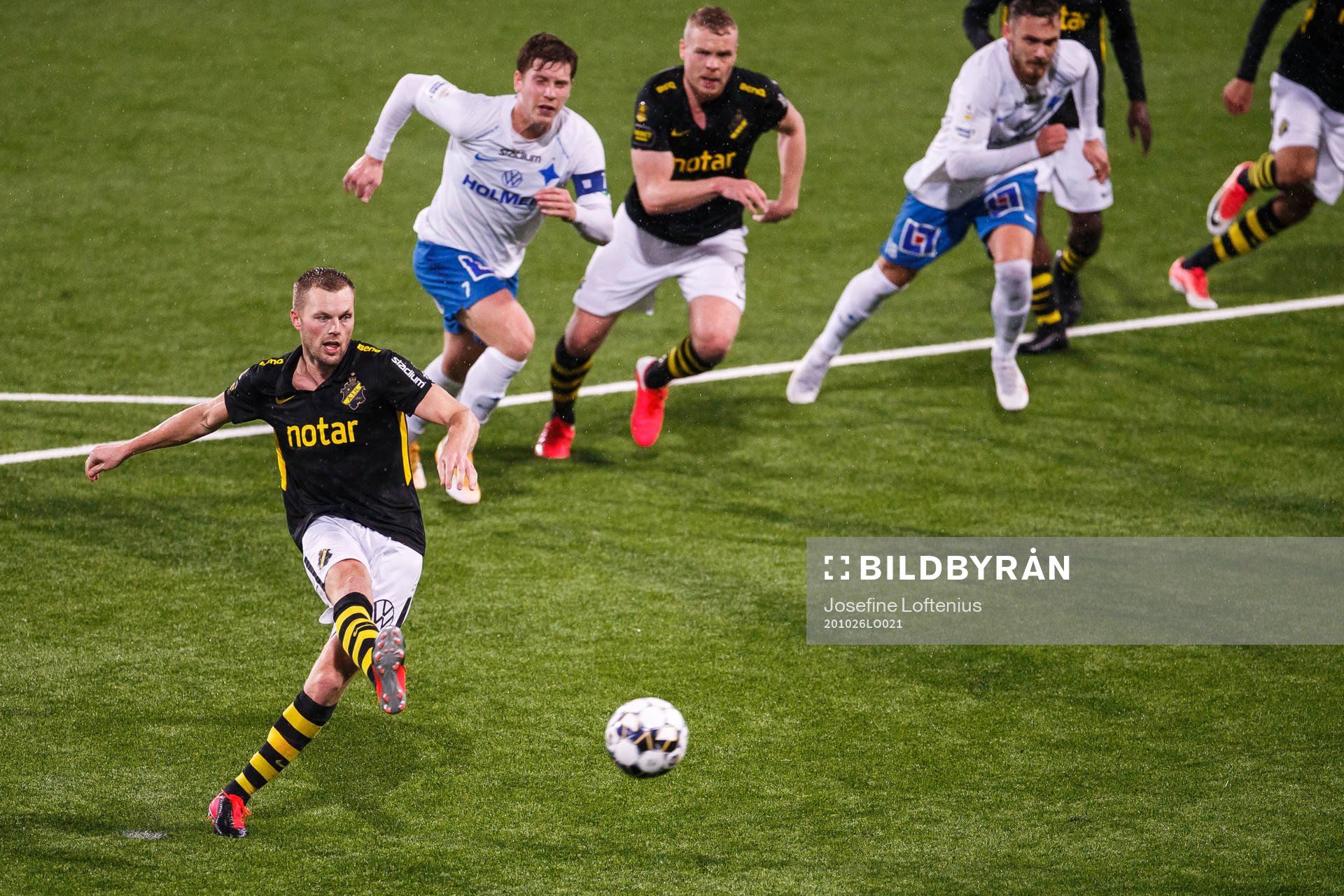 s Sebastian Larsson gör 2-2 på straff