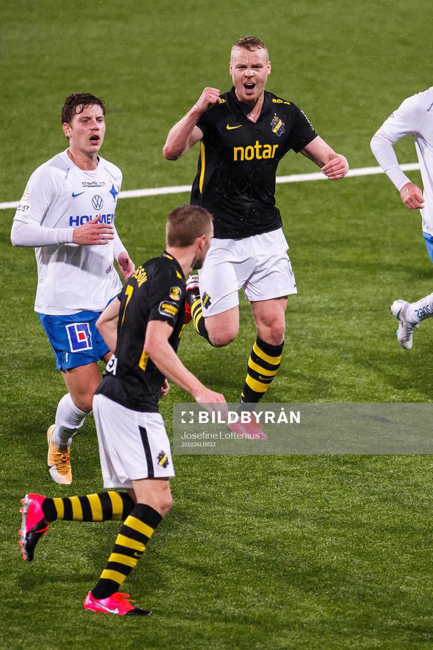 s Kolbeinn Sigthorsson jublar med Sebastian Larsson