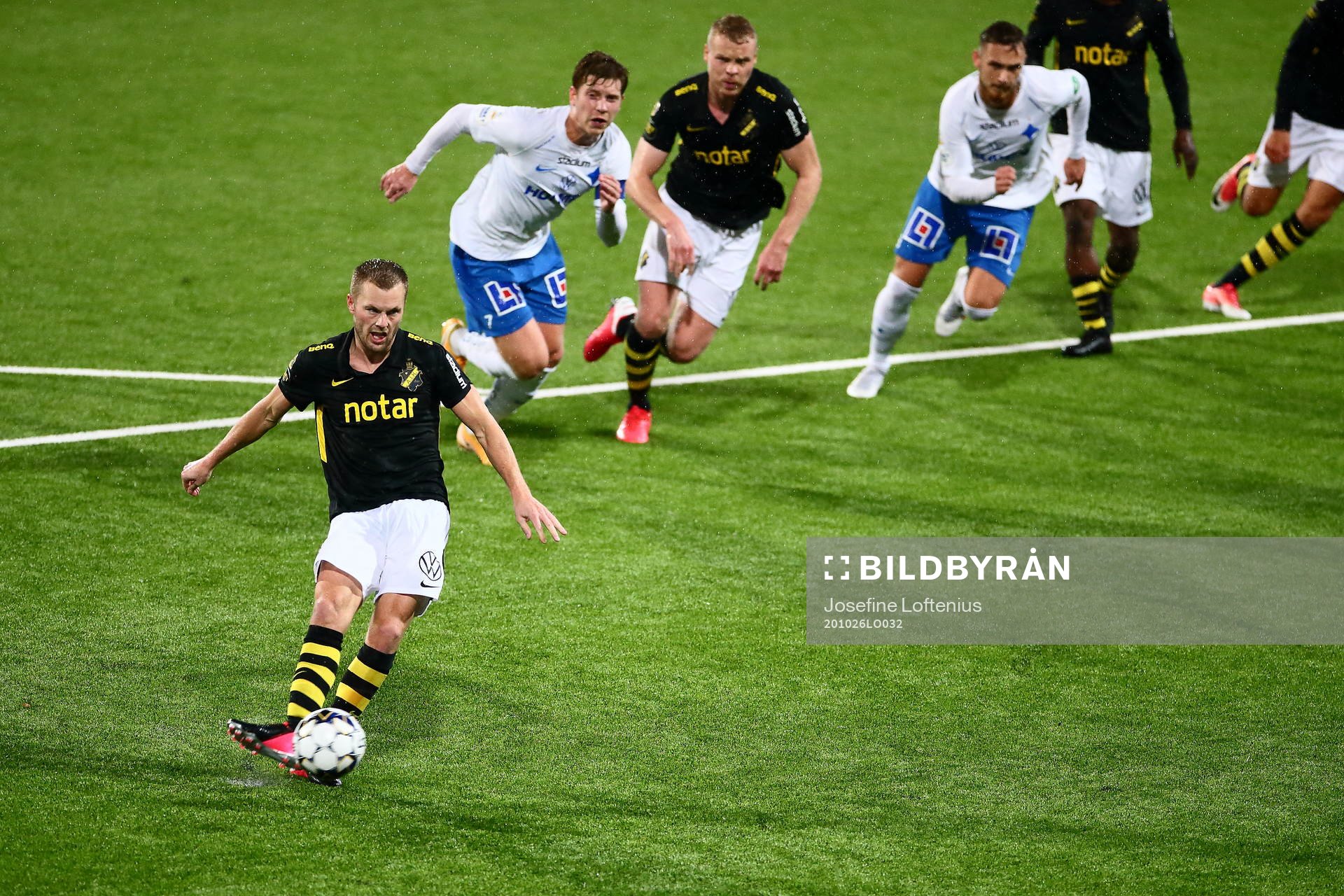 s Sebastian Larsson gör mål 2-2 på straff
