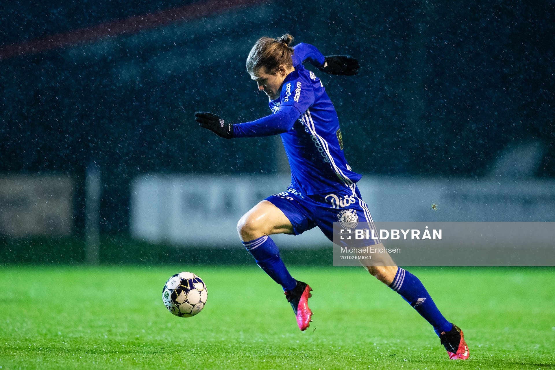 Sundsvalls Oliver Berg under fotbollsmatchen i Superettan  mellan Ljungskile och GIF Sundsvall den 26 oktober 2020 i Ljungskile.