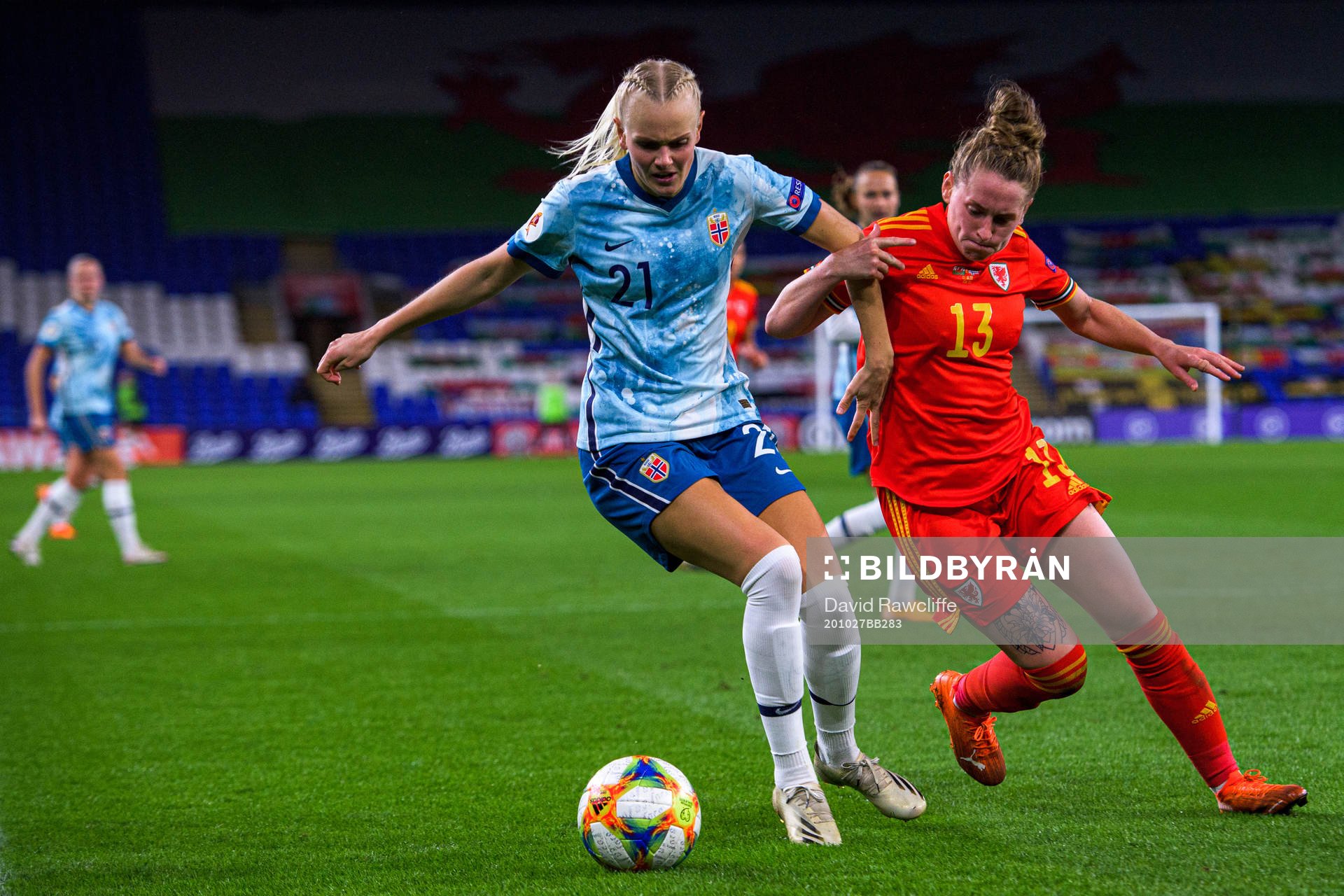 Karina Sævik of Norway and Rachel Rowe of Wales