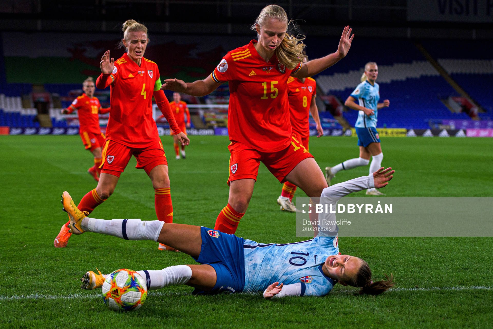 Caroline Graham Hansen of Norway against Sophie Ingle and