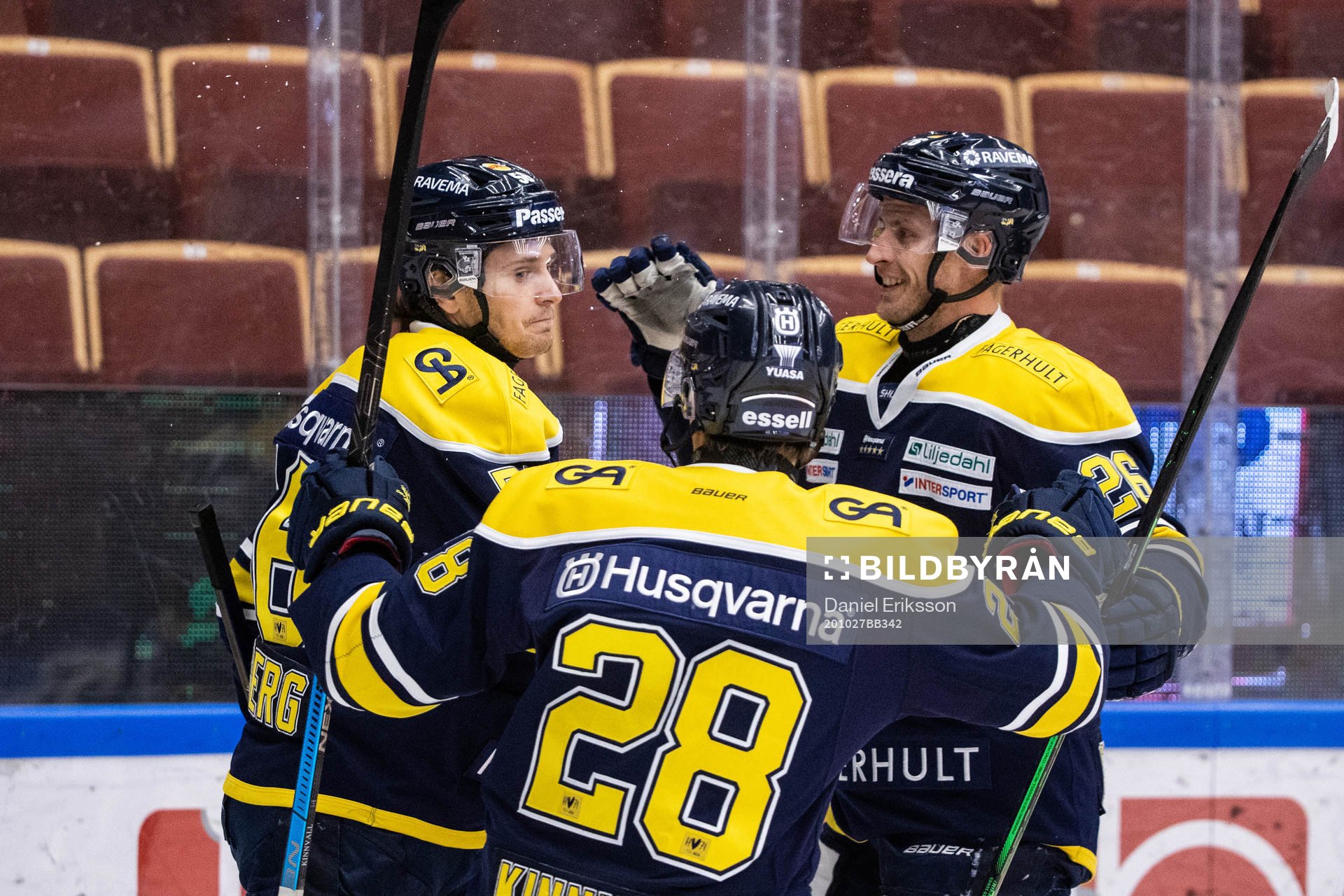 s Fredrik Forsberg (v) jublar