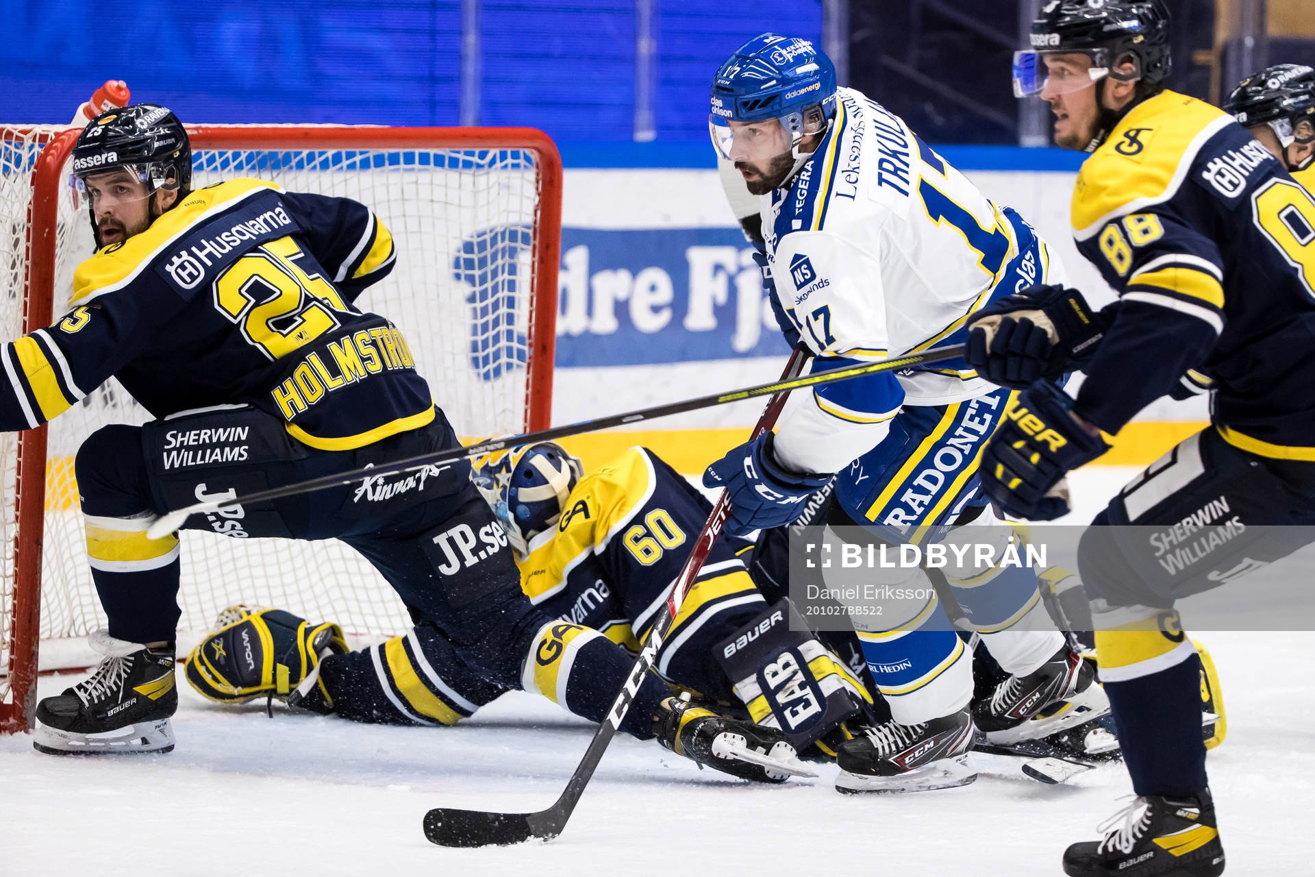 s Axel Holmström och Leksands Daniel Olsson Trkulja