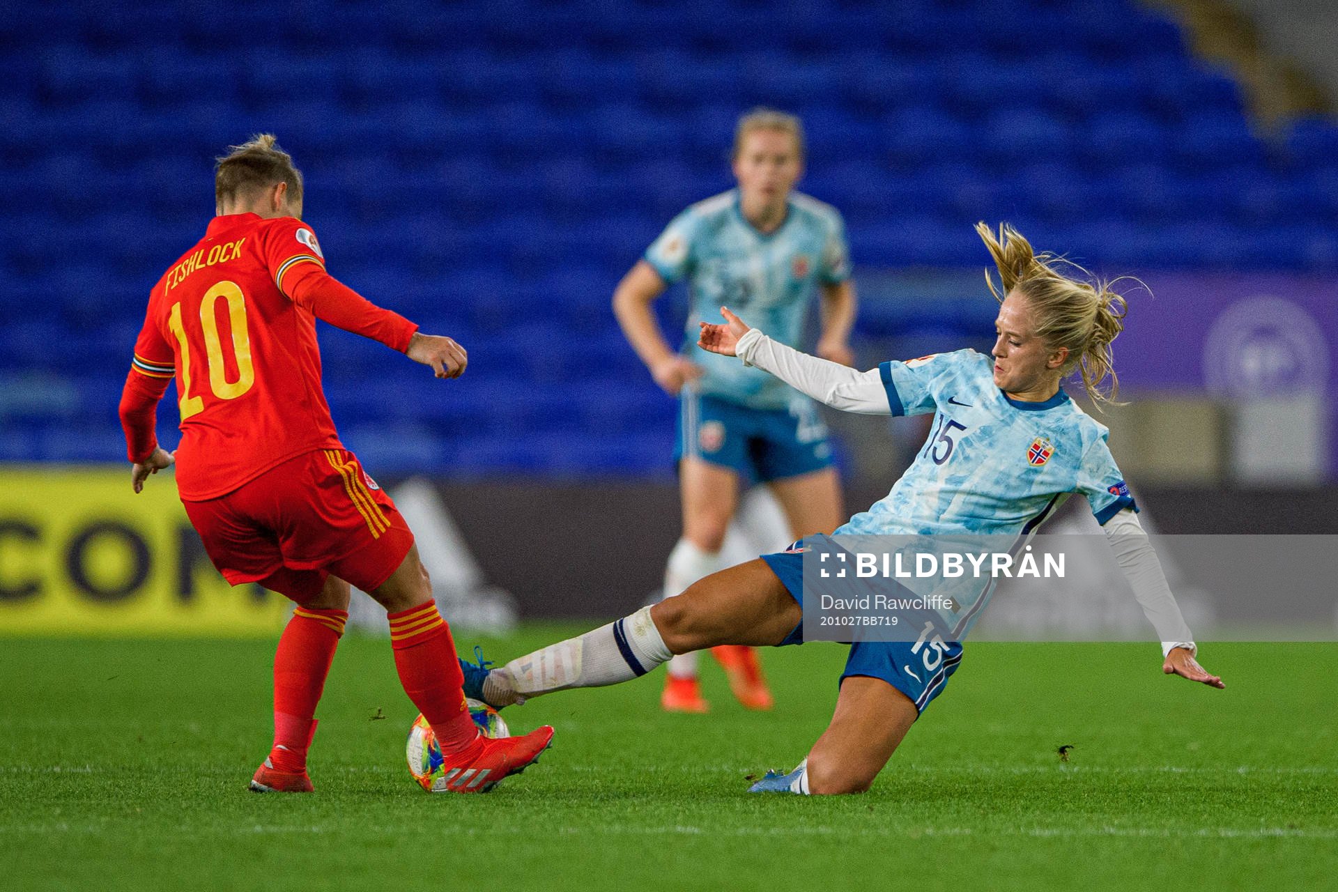 Jess Fishlock of Wales and Amalie Vevle Eikeland of Norway