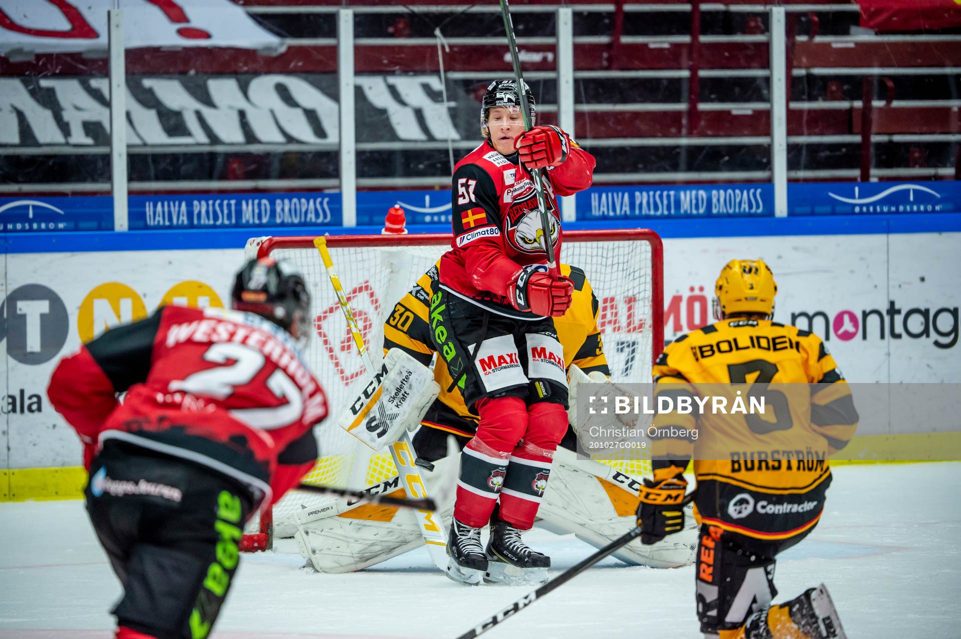 Malmö Redhawks Ponthus Westerholm och Emil Sylvegård mot