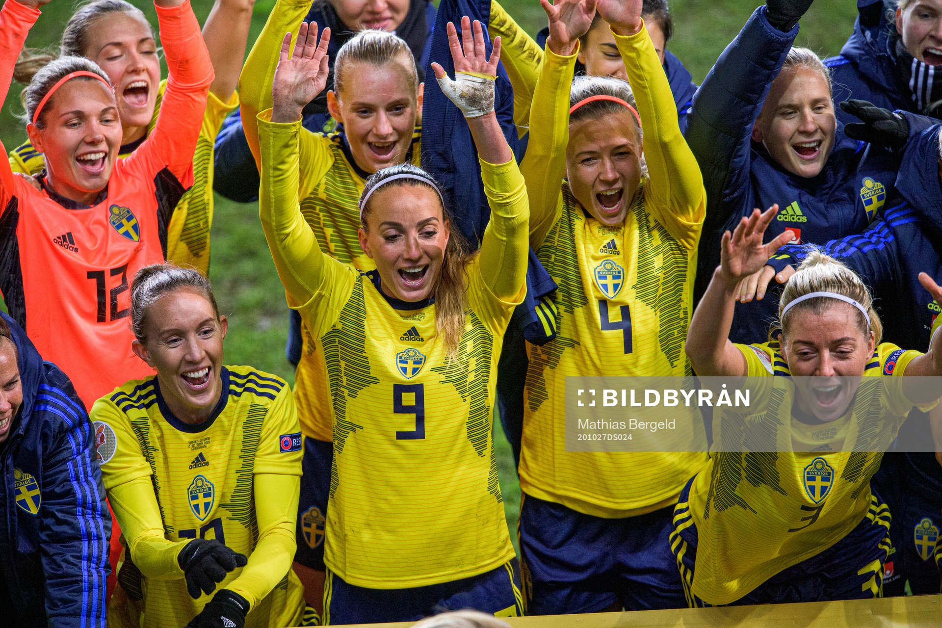 Julia Roddar, goalkeeper Jennifer Falk , Kosovare Asllani ,
