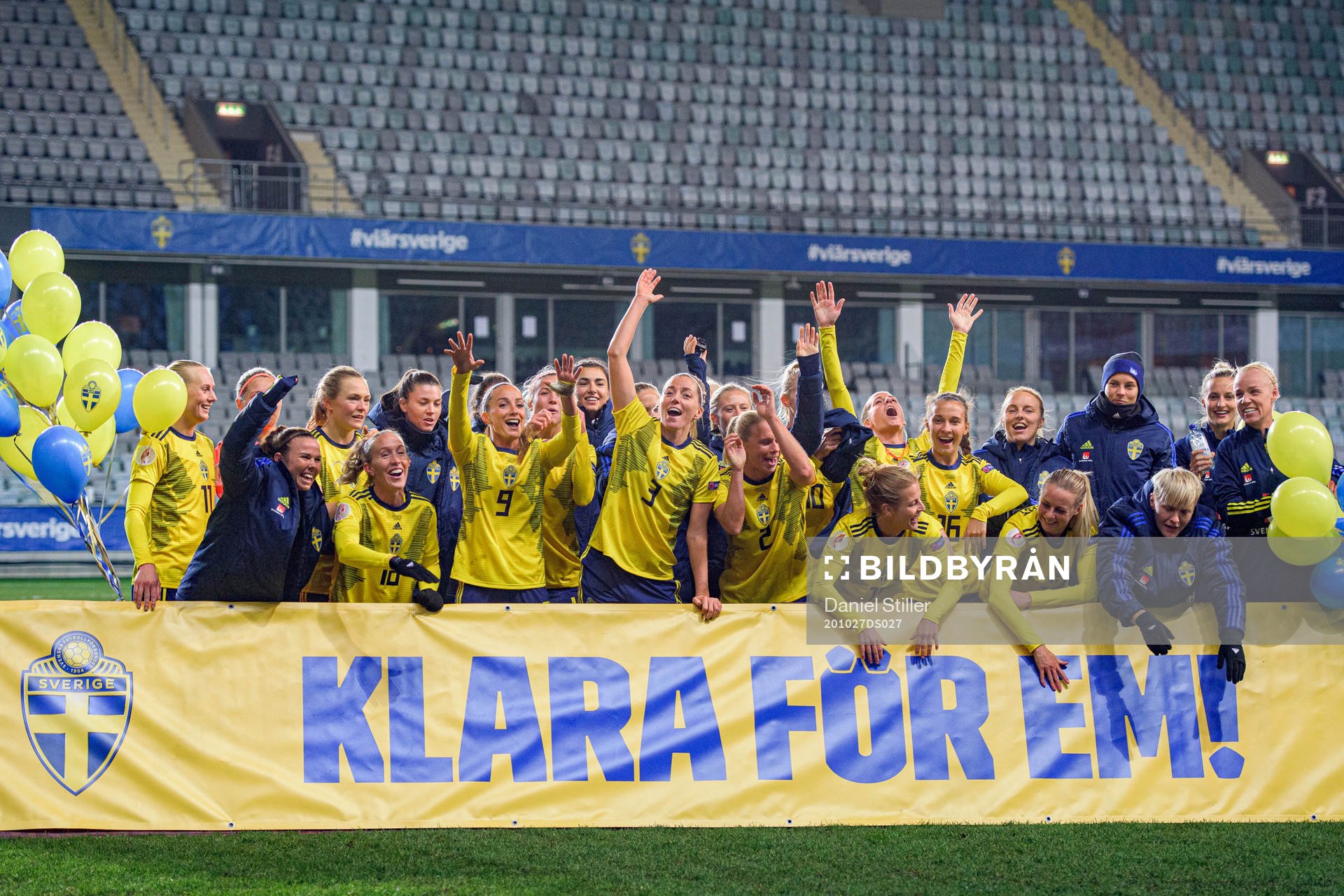 Players of Sweden celebrate
