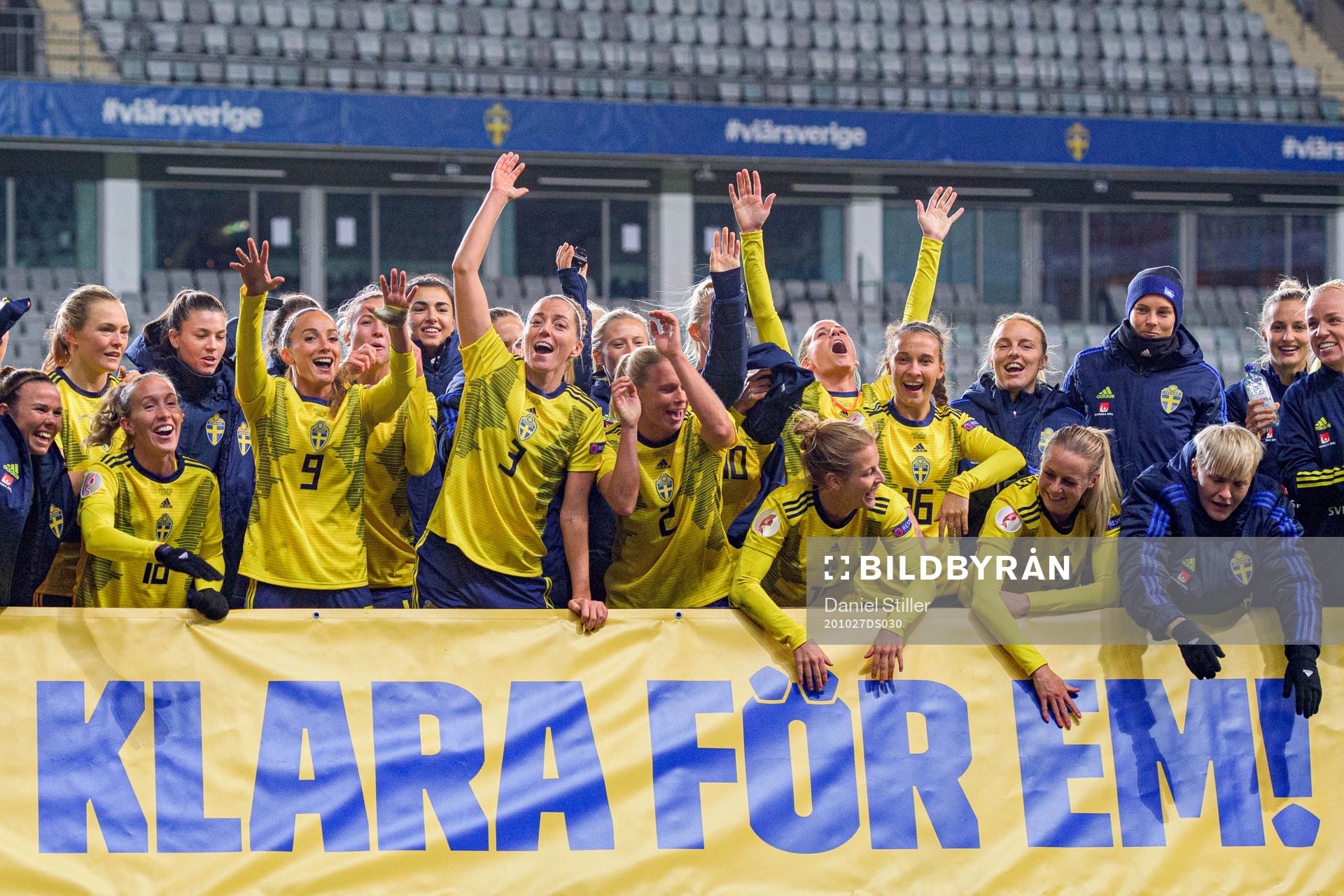 Players of Sweden celebrate