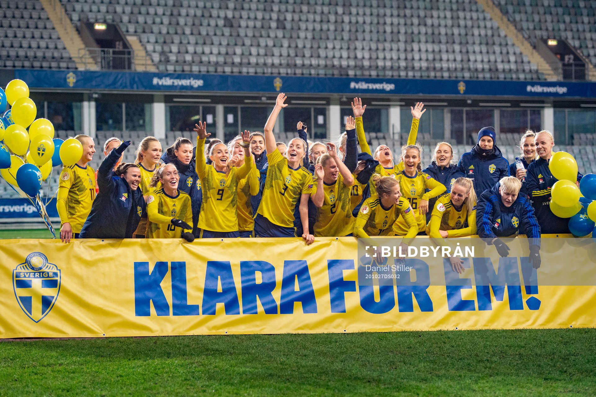 Players of Sweden celebrates