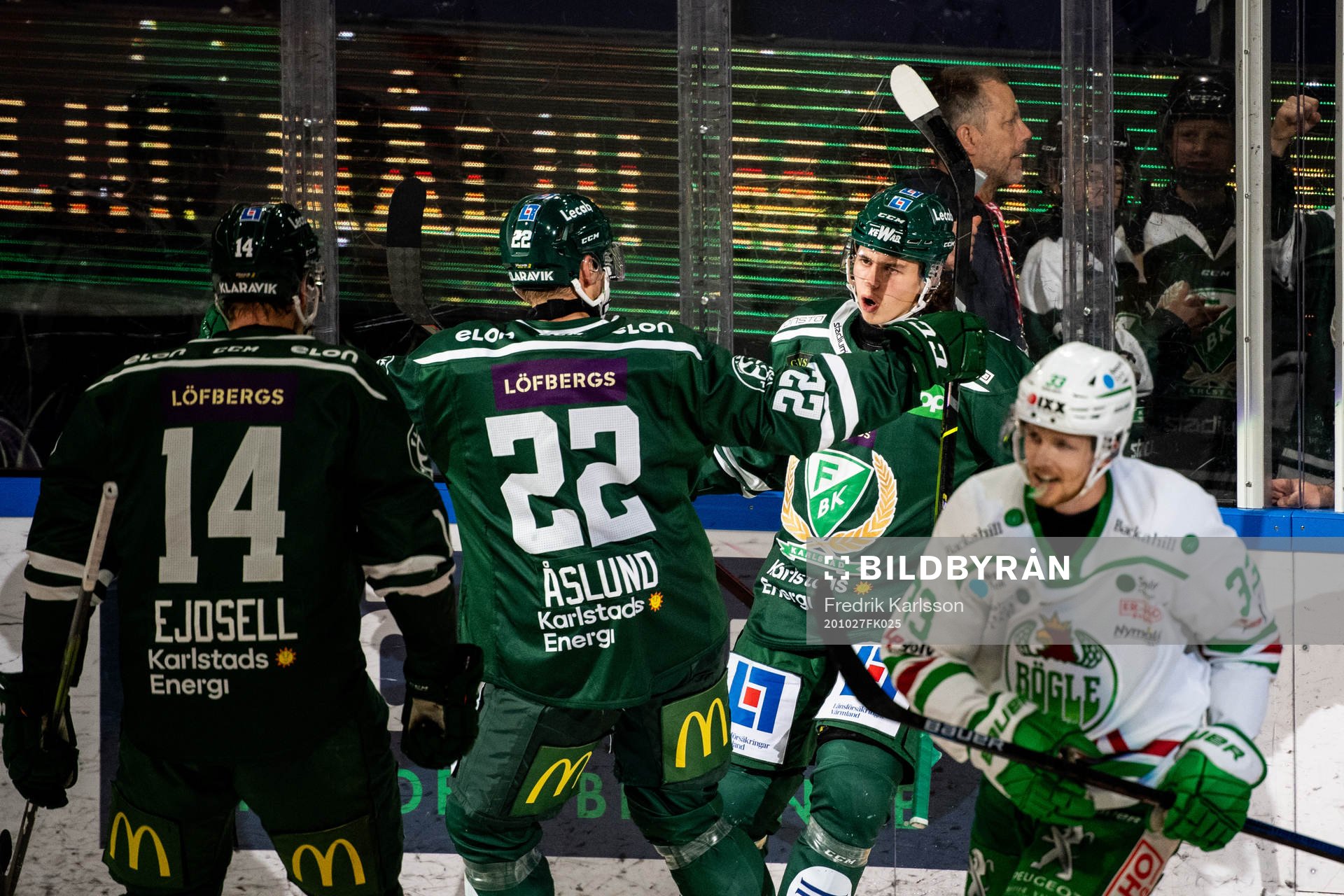 Färjestads Albert Johansson jublar