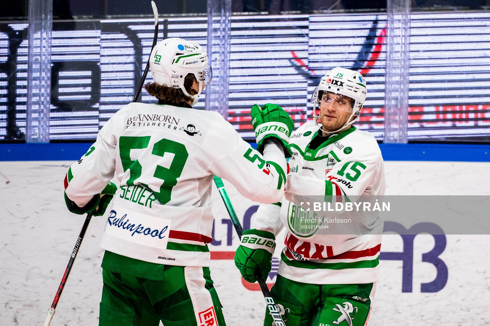 Rögles Simon Ryfors jublar med Moritz Seider