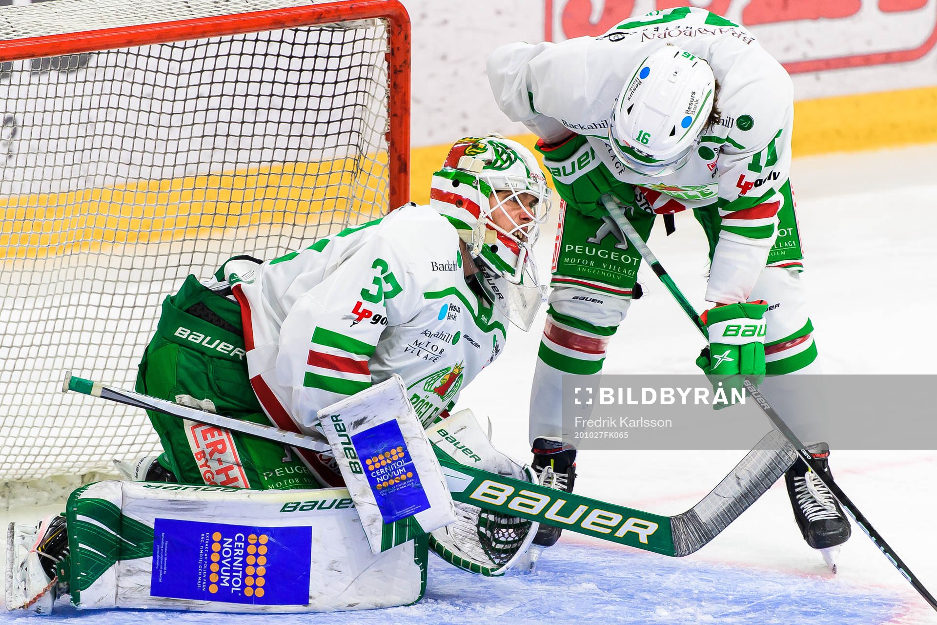 Rögles målvakt Johan Gustafsson har ont