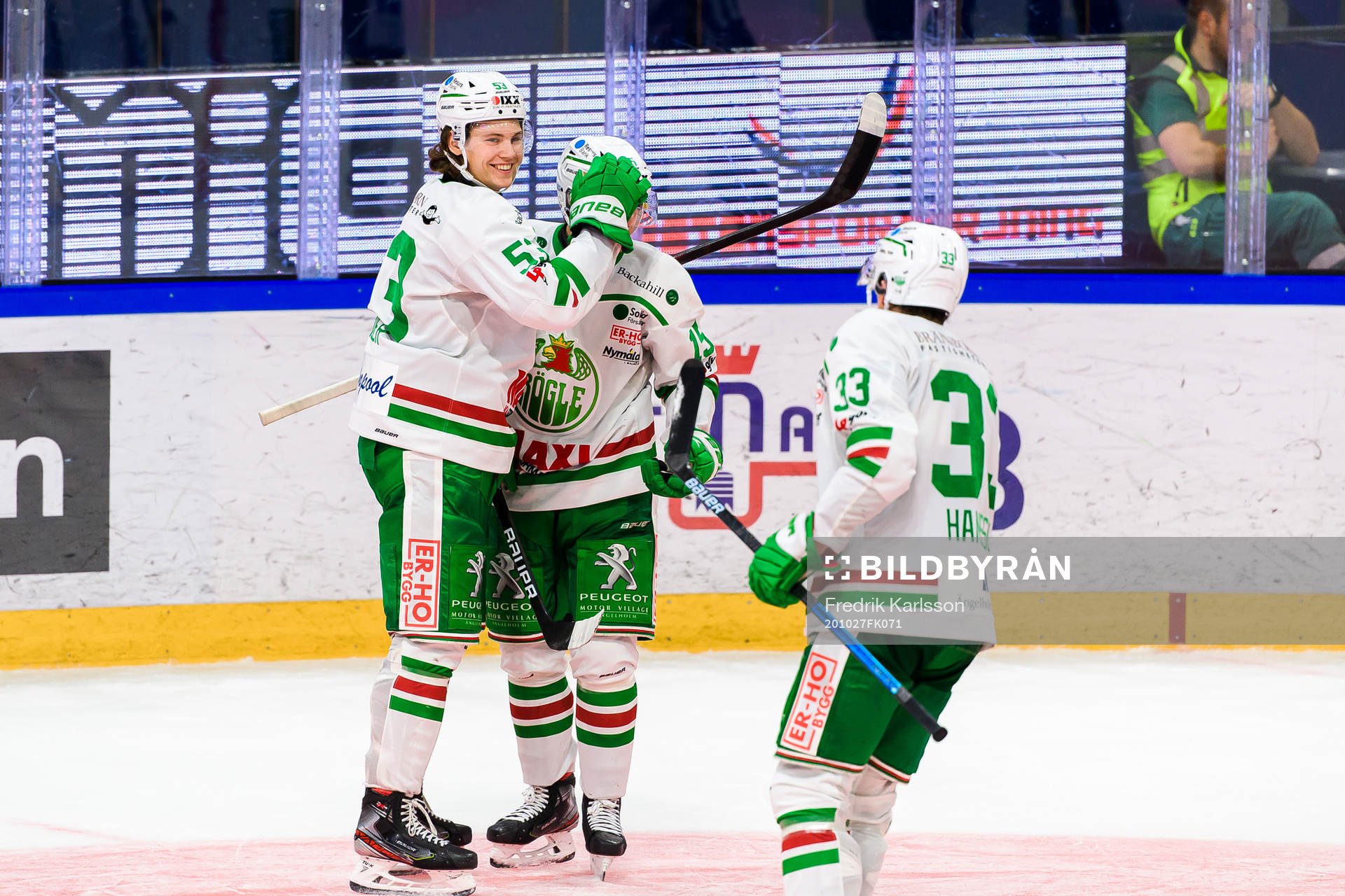 Rögles Moritz Seider och Simon Ryfors jublar