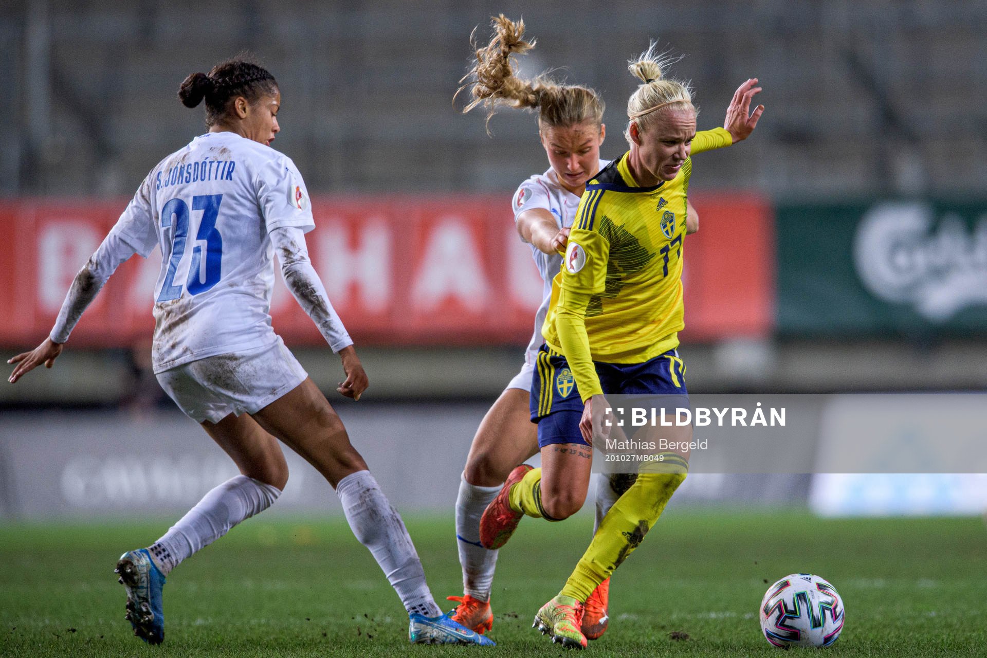 Sveindís Jane Jónsdóttir and Alexandra Jóhannsdóttir