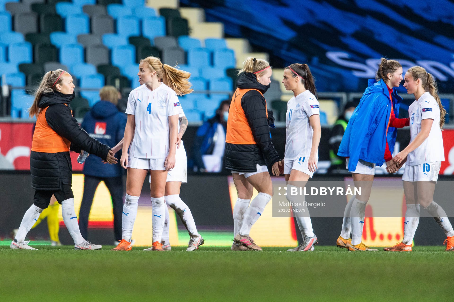 Glódís Perla Viggósdóttir of Iceland looks dejected
