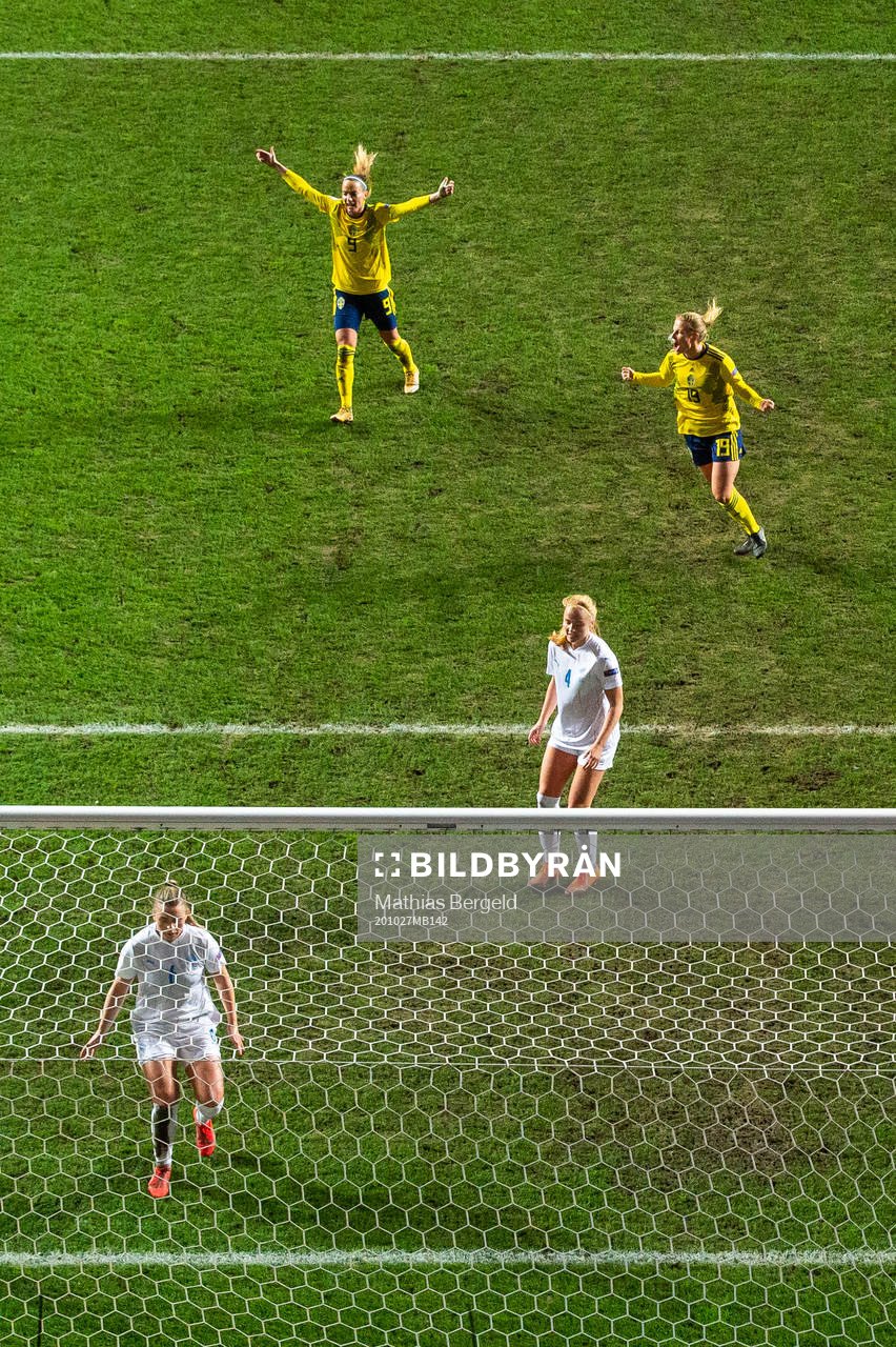 Kosovare Asllani and Anna Anvegård of Sweden celebrate