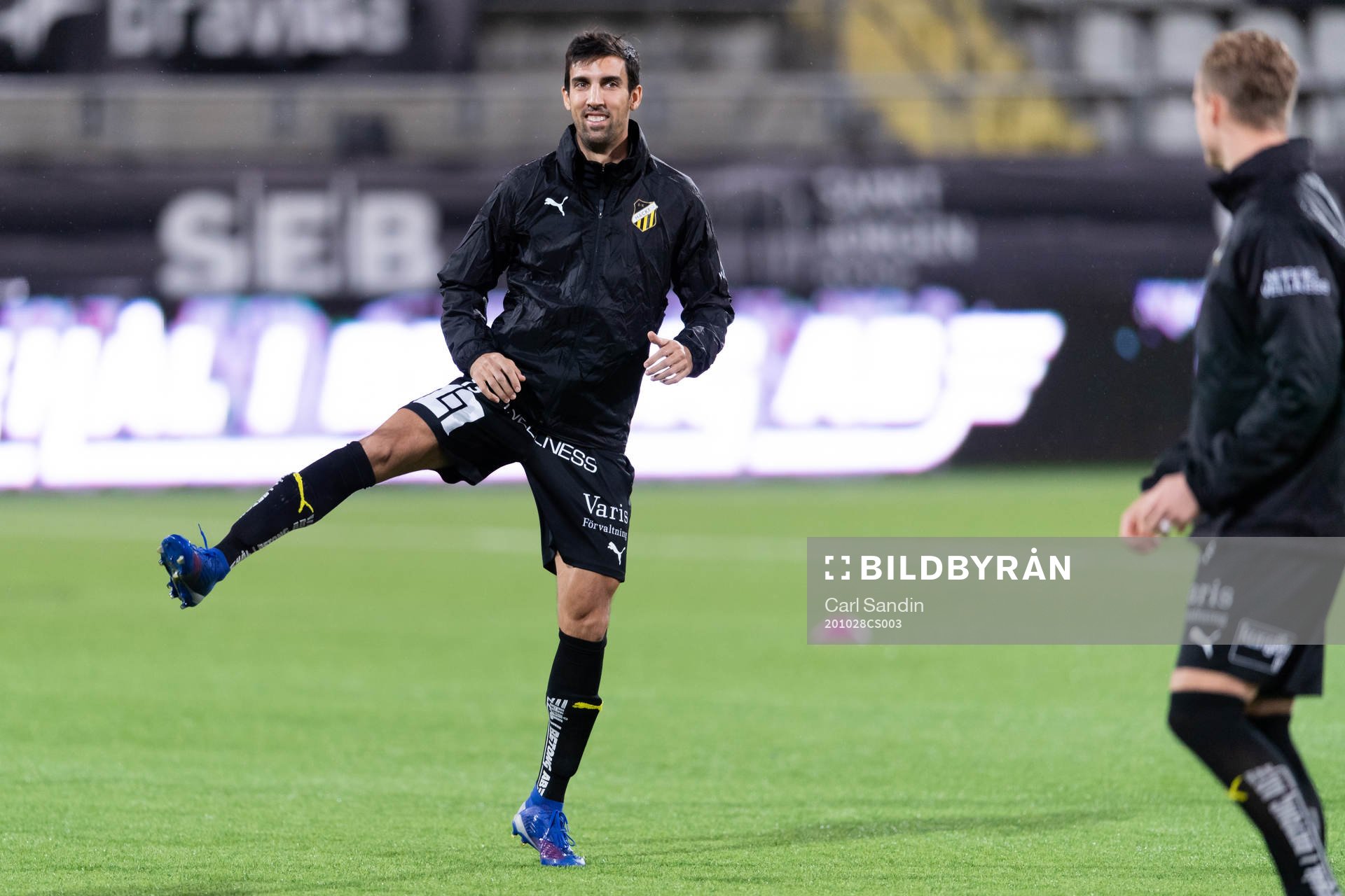  Häckens Nikola Gulan värmer upp innan fotbollsmatchen i